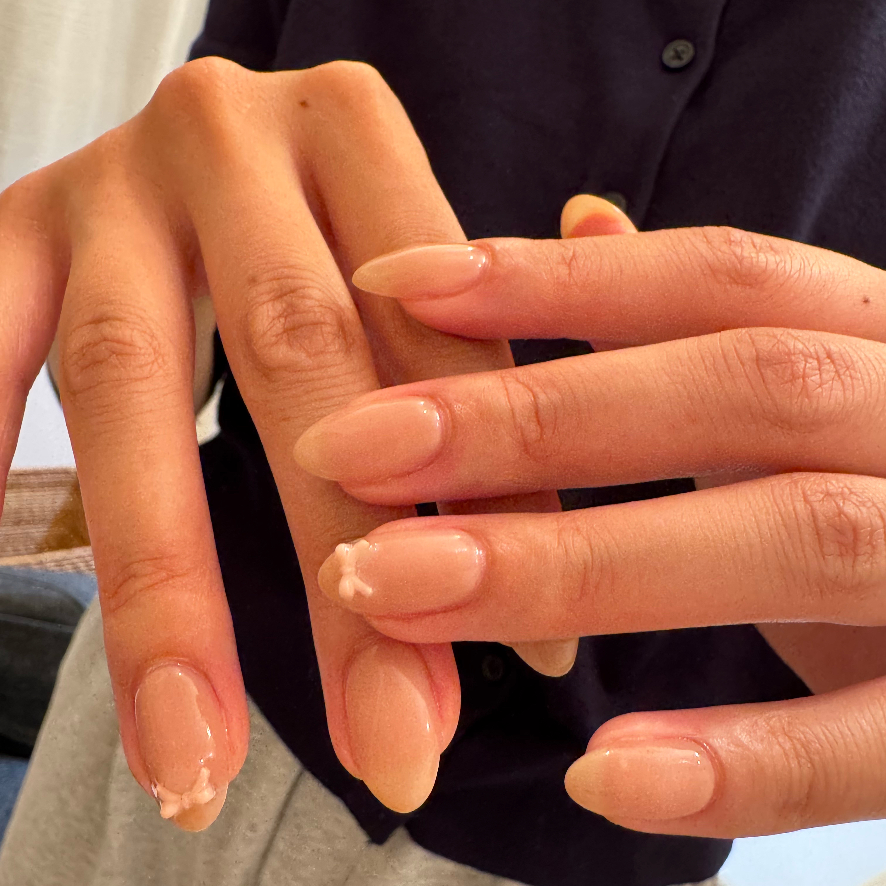 nailroom_emo