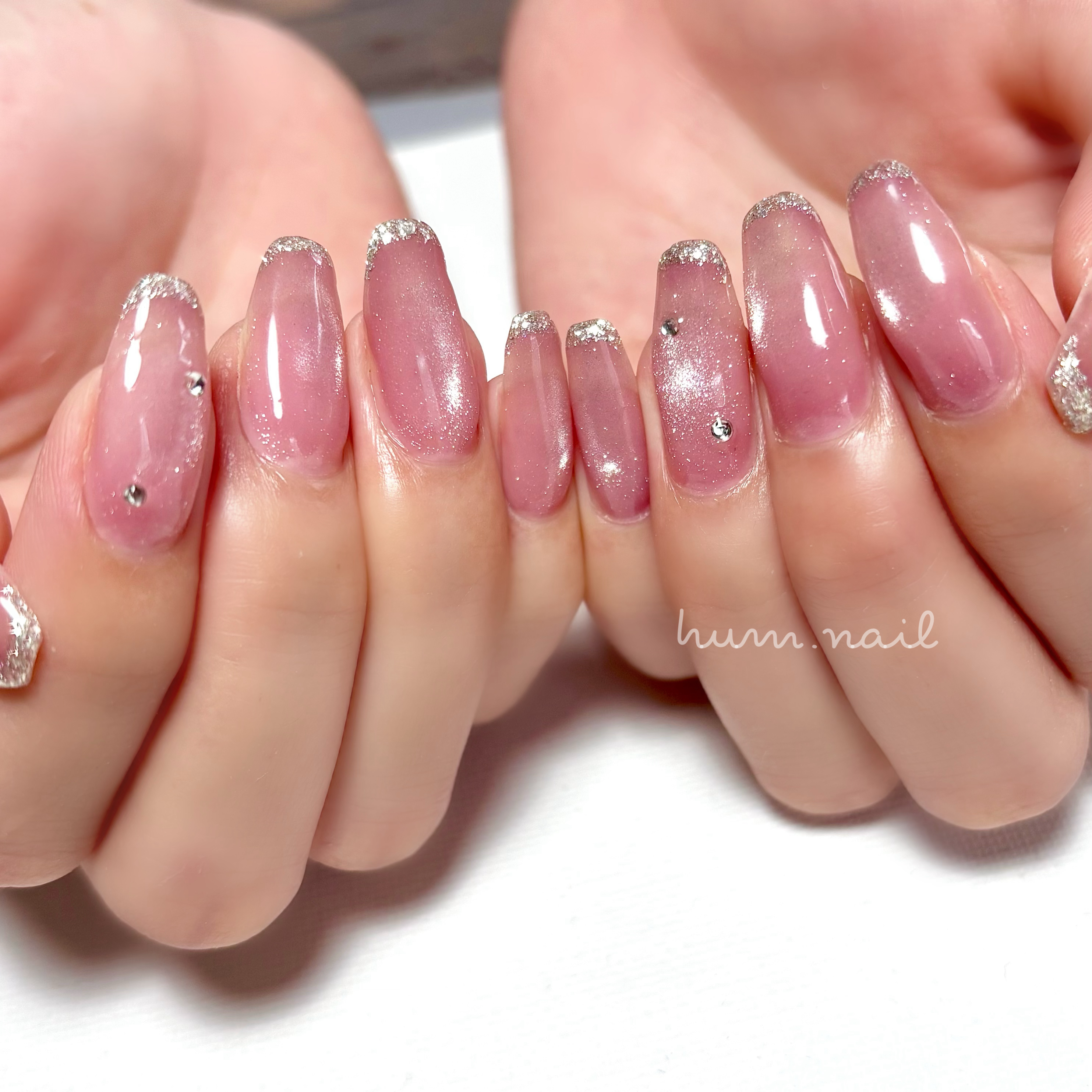 hum.nail