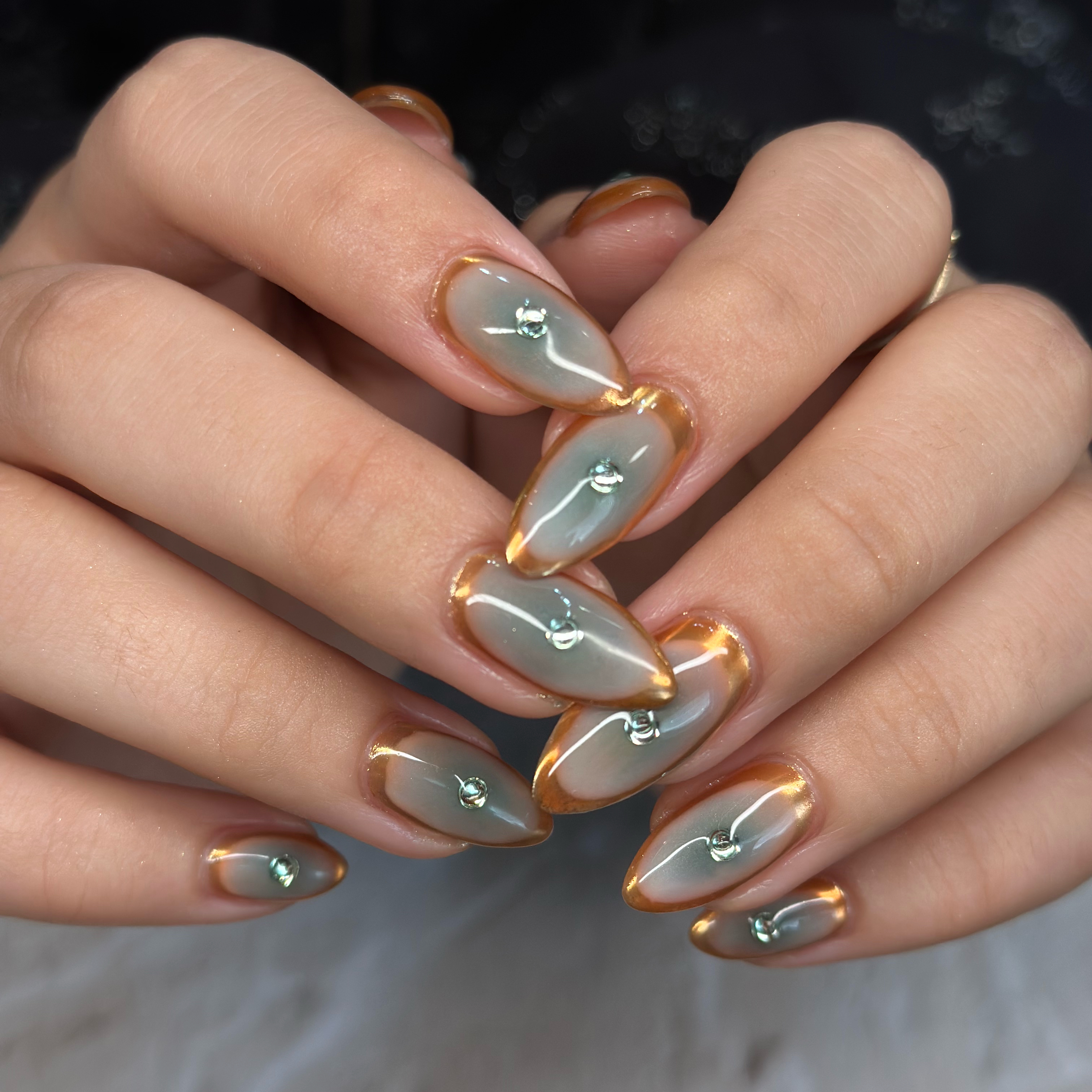 mana_nail