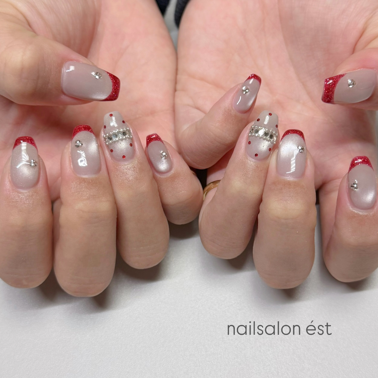 nail_est
