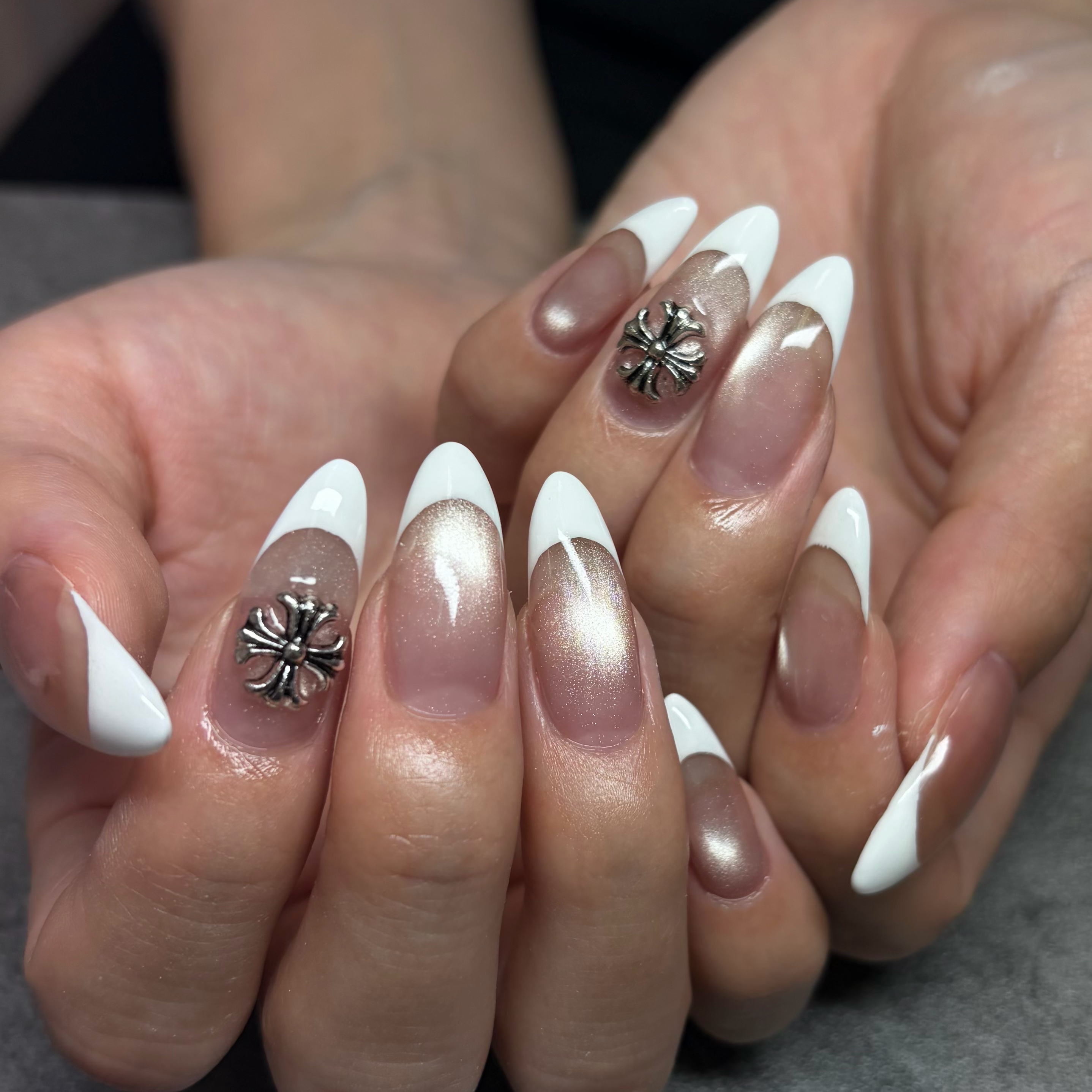 Ann.nail_arisa