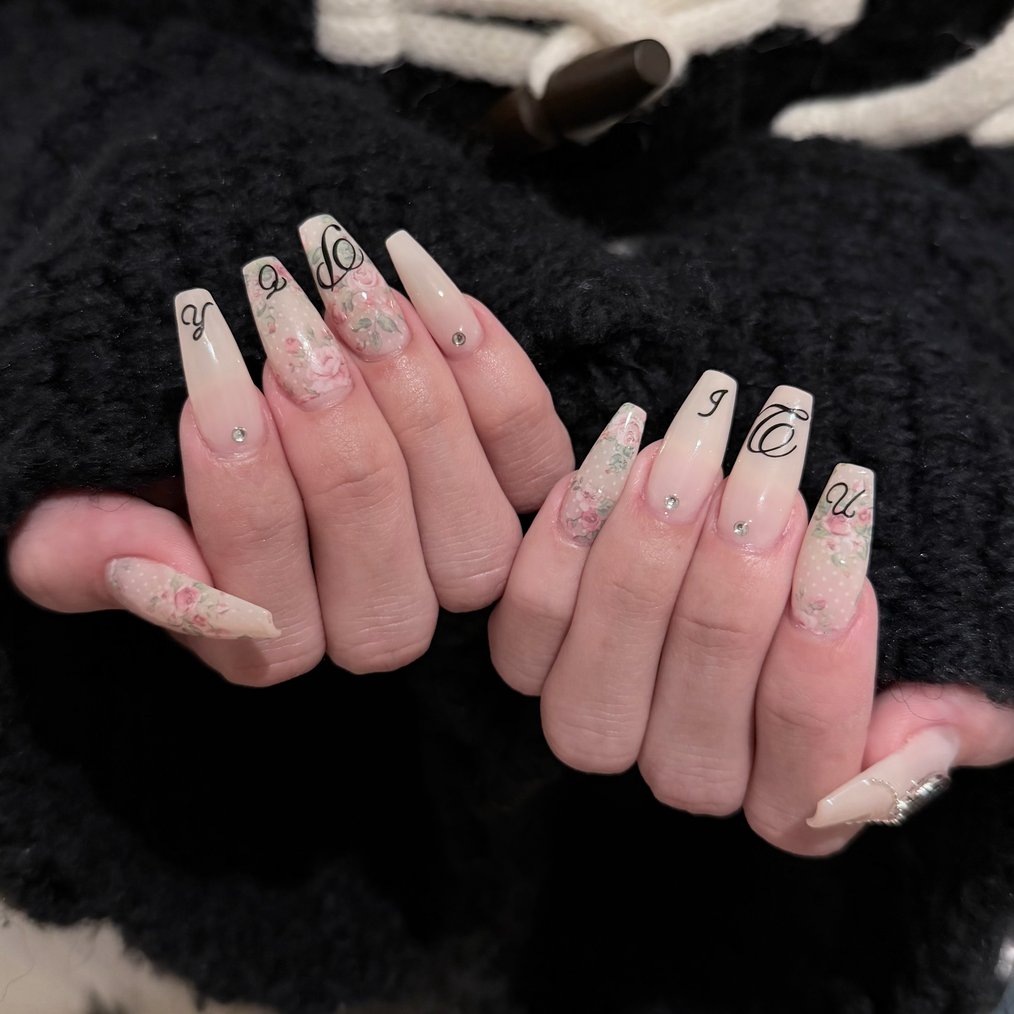 pinkdollhouse_nail