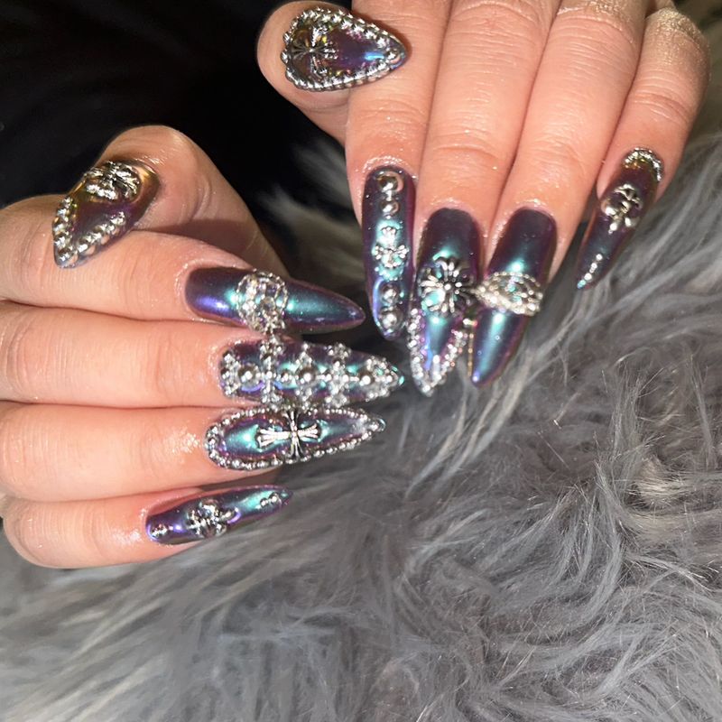 nail art ROYAL
