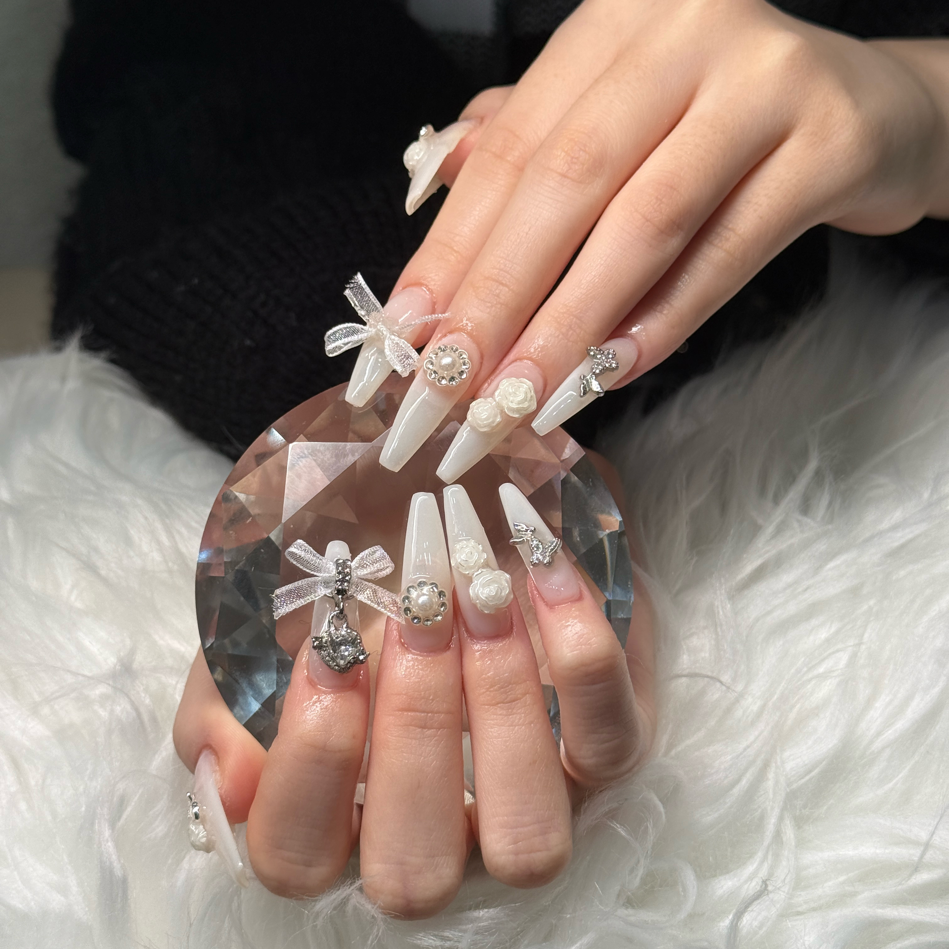 Mi.nail.Momoko