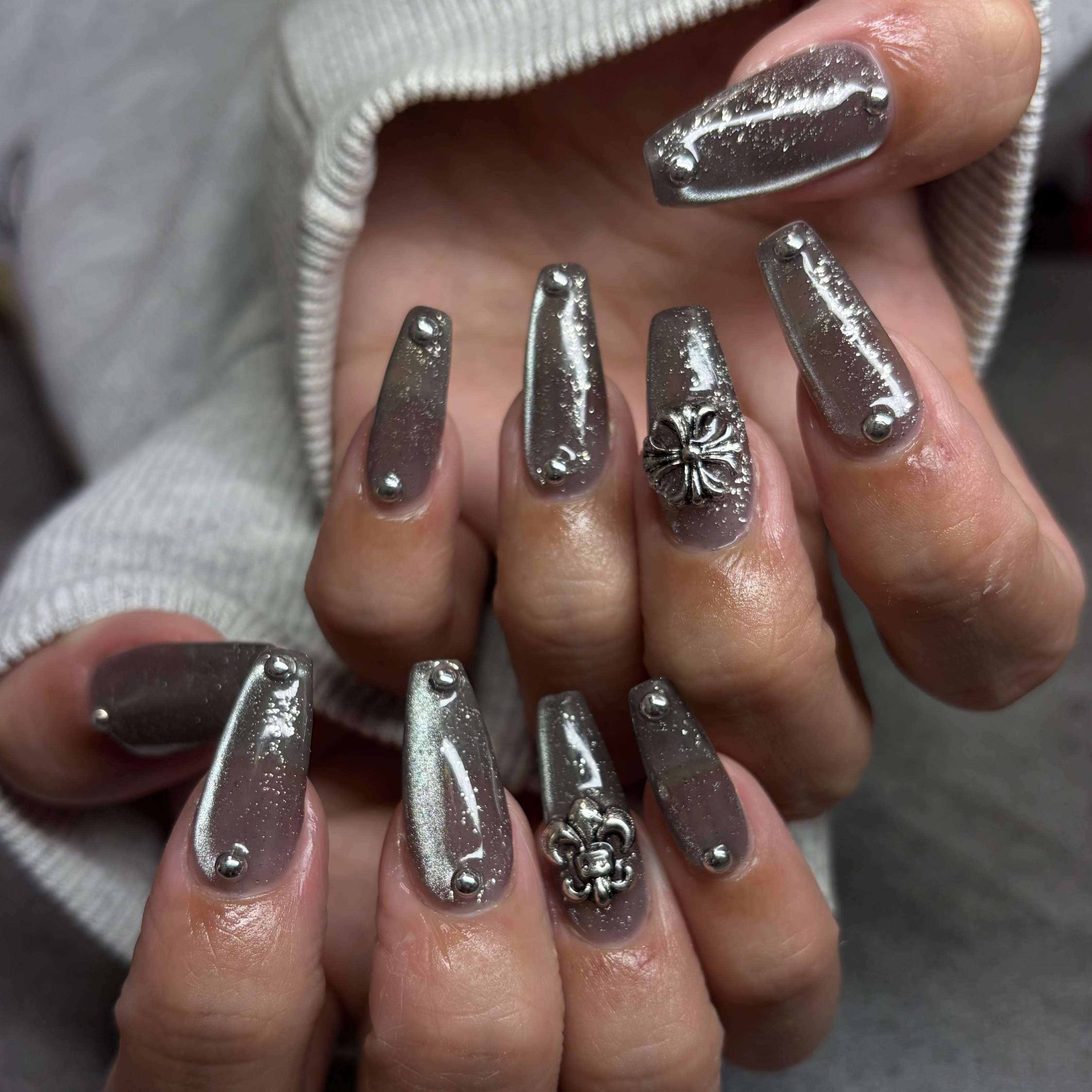 Ann.nail_arisa