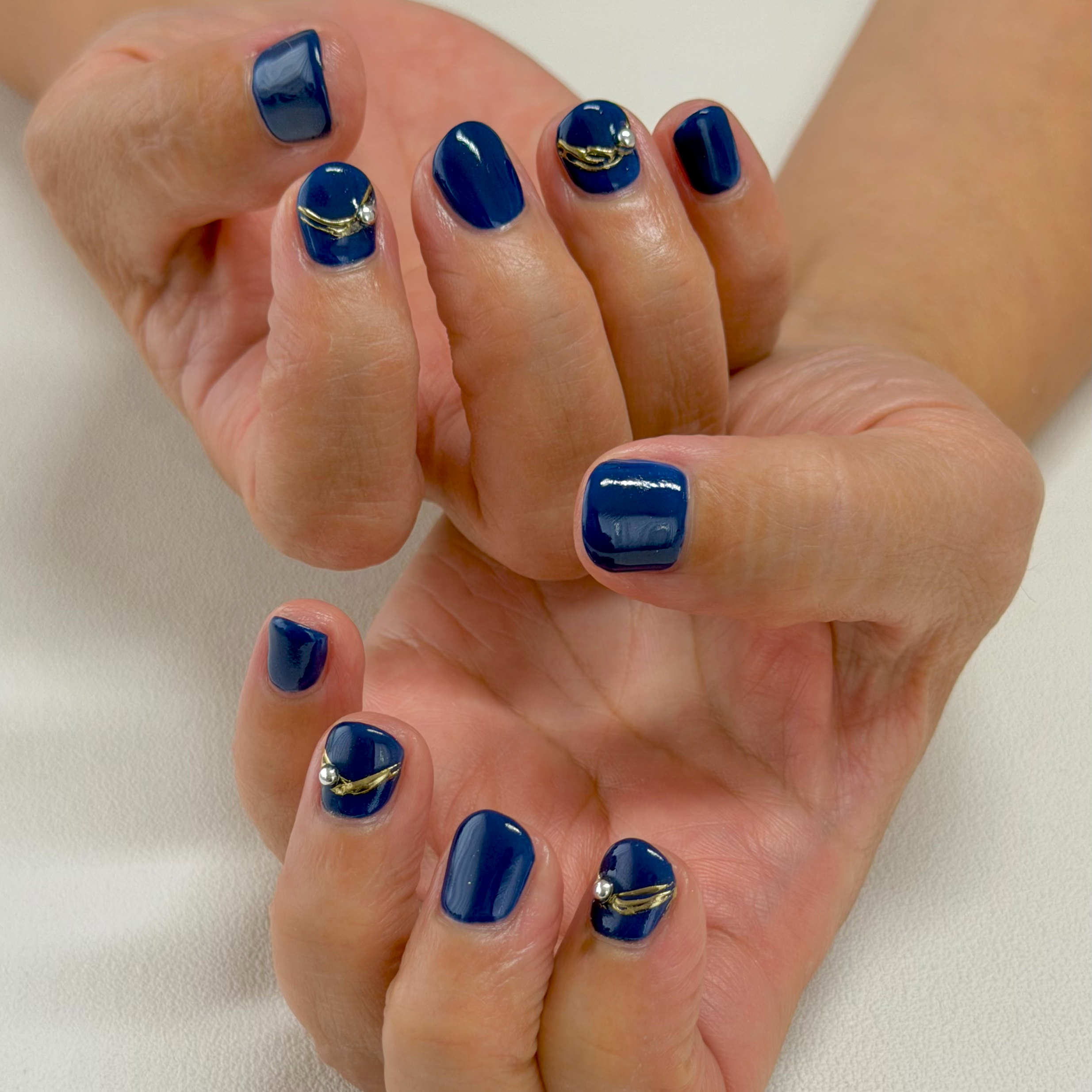 Nail__Lino