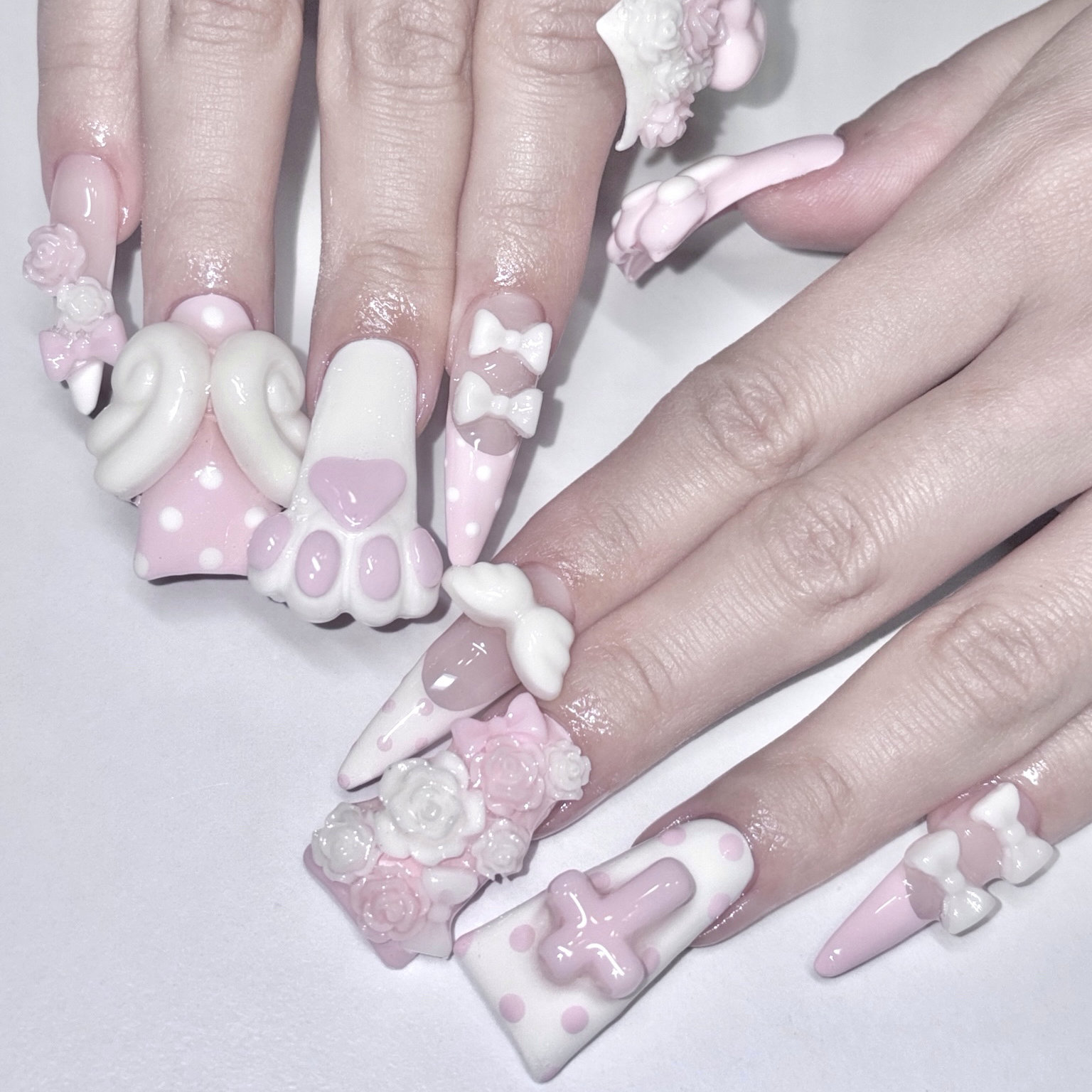 LOVEBOMBNAILS