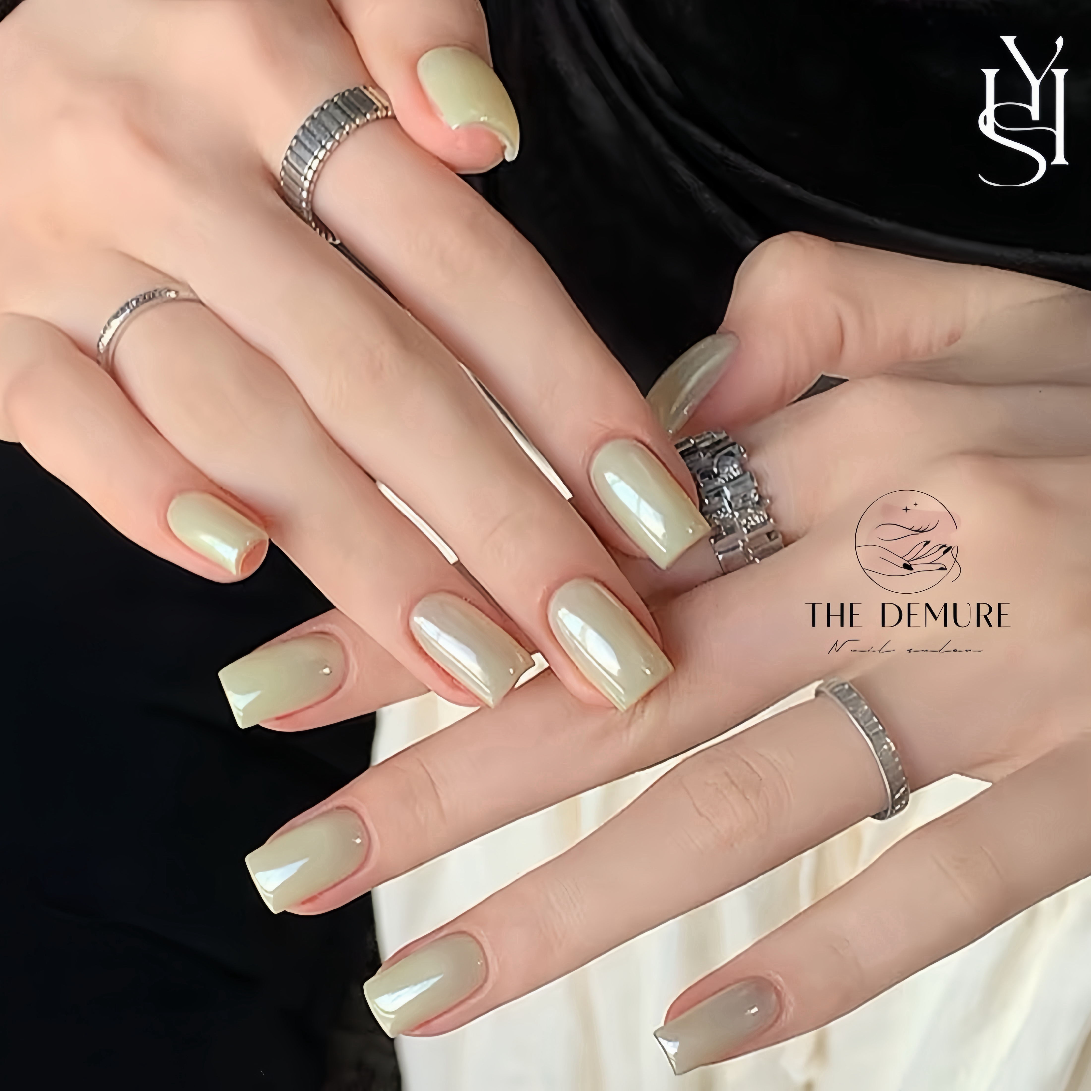 nail_Demure
