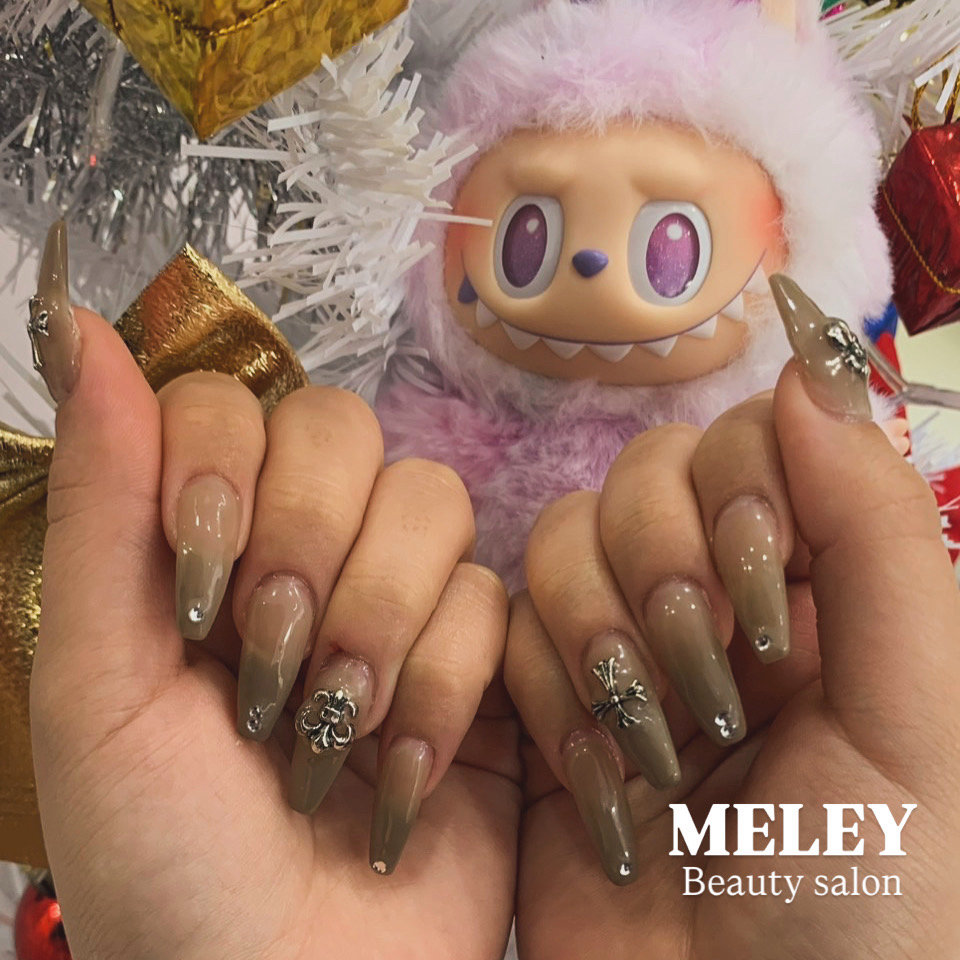 Meley_nail