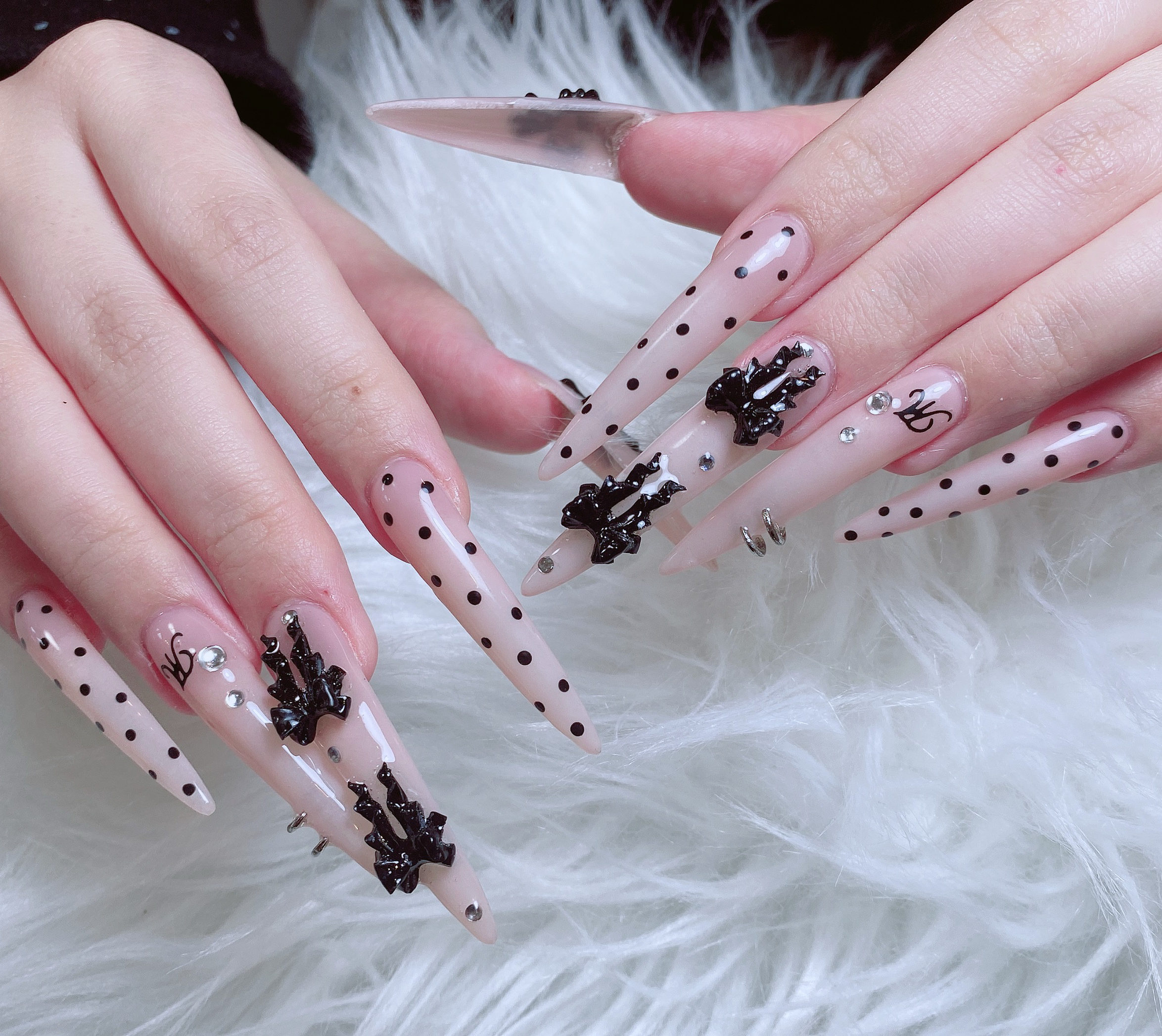 rei_nail1