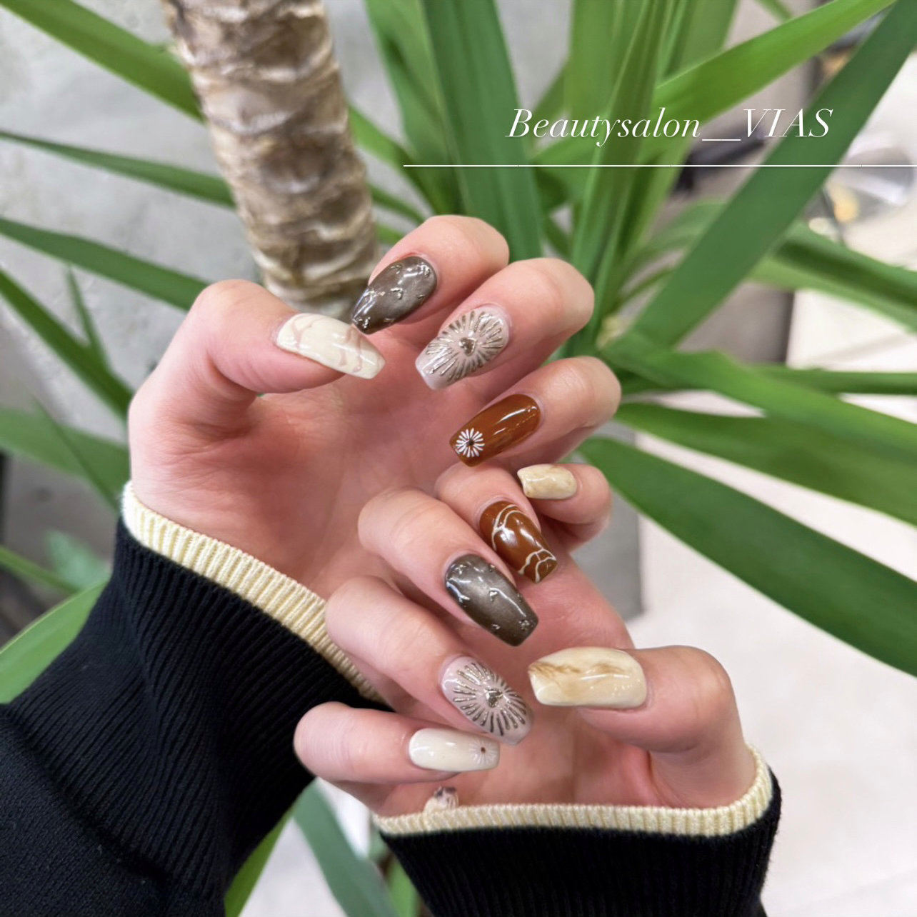 VIAS__nail