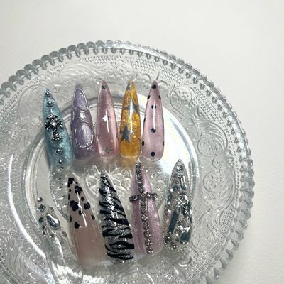 【ジェルオフ無料】チップ長さだしアート2本or4本コース⟡.·
