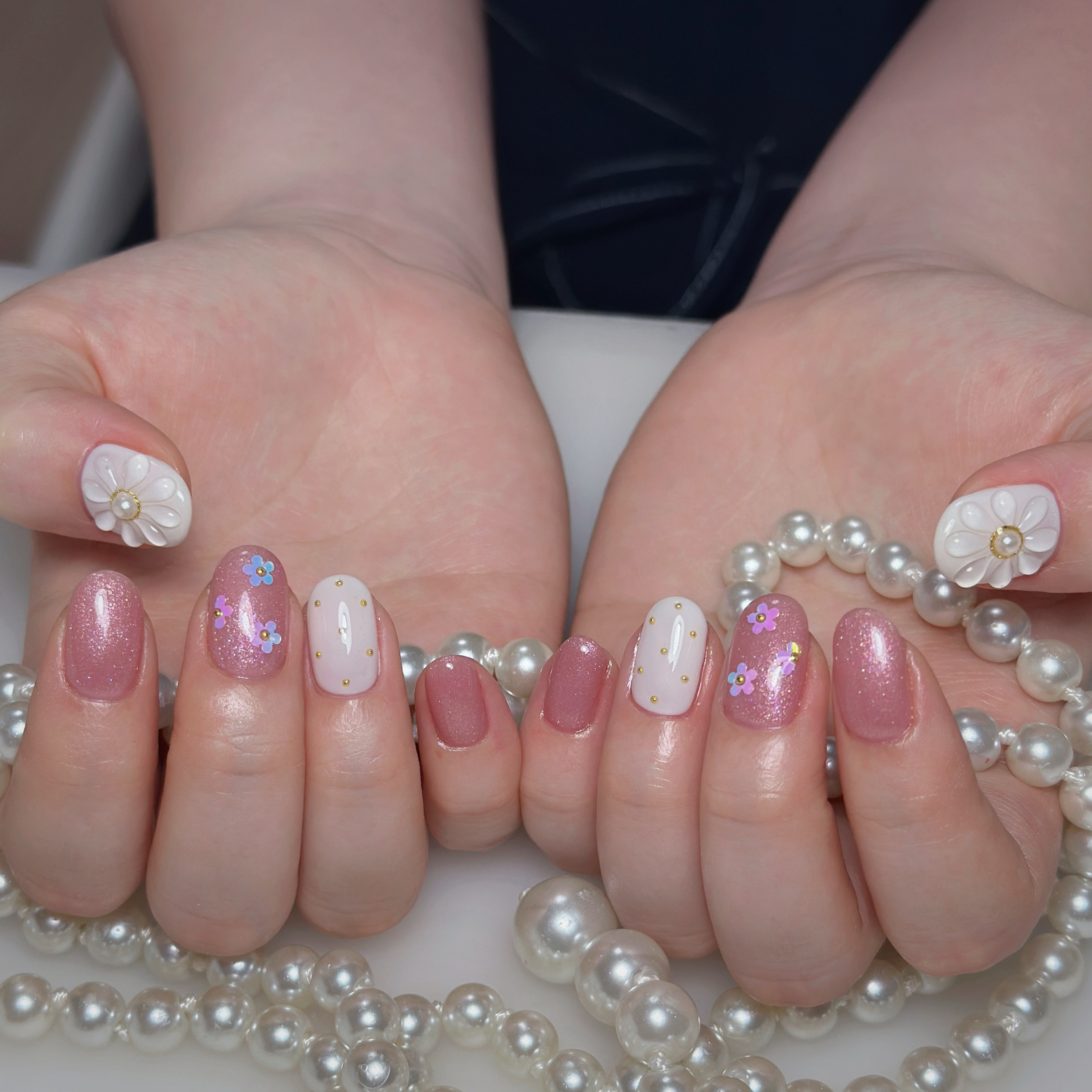 thumbs.up.nail