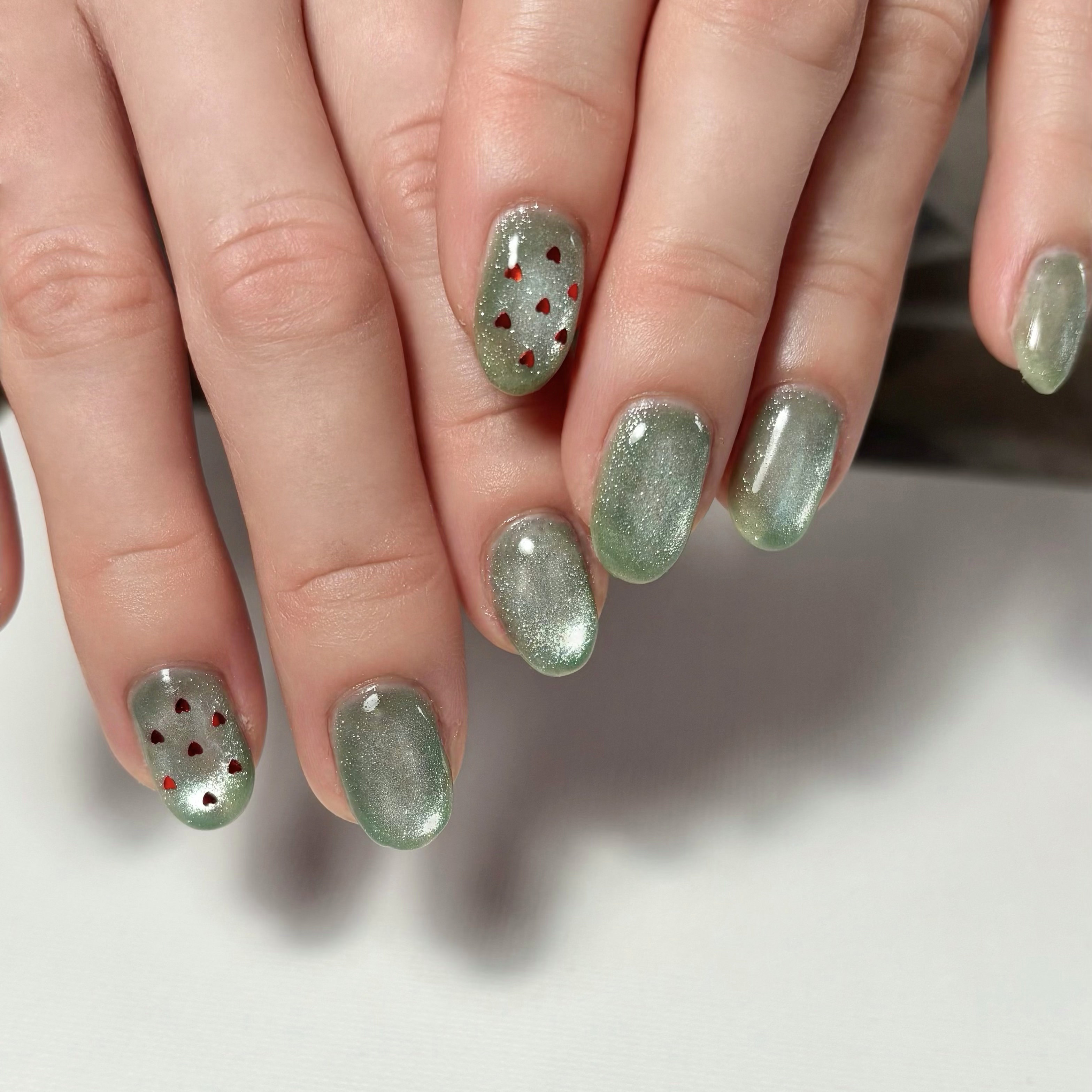 hum.nail