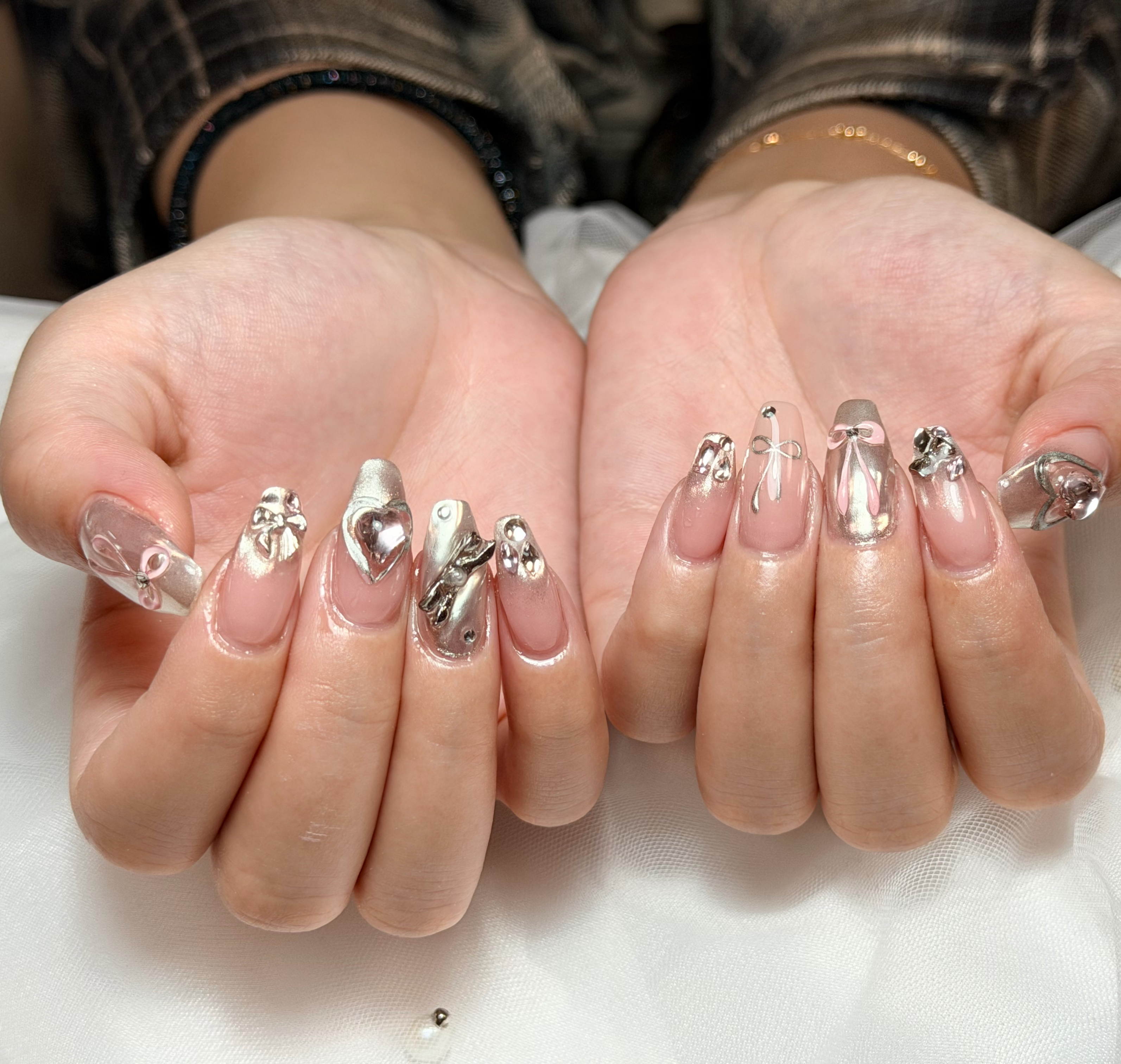 LUNA_Nails