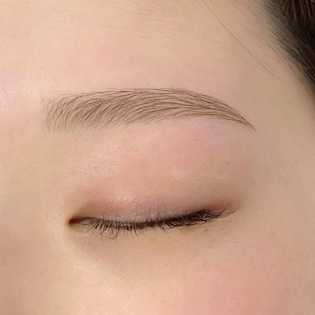 tto._eyebrow
