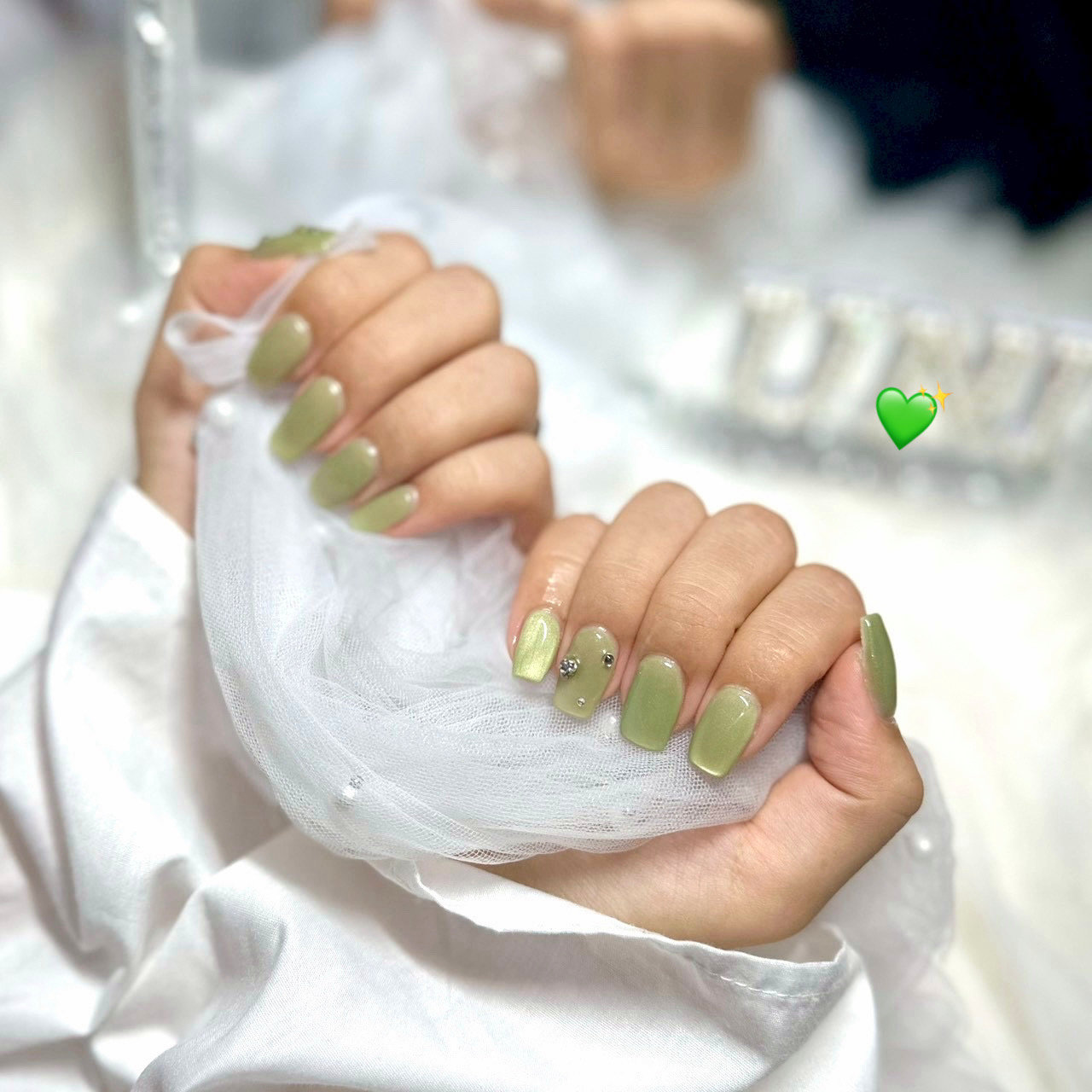 uni.nail_salon