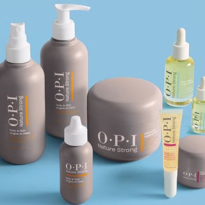 OPI新製品!ネイチャーストロング使用