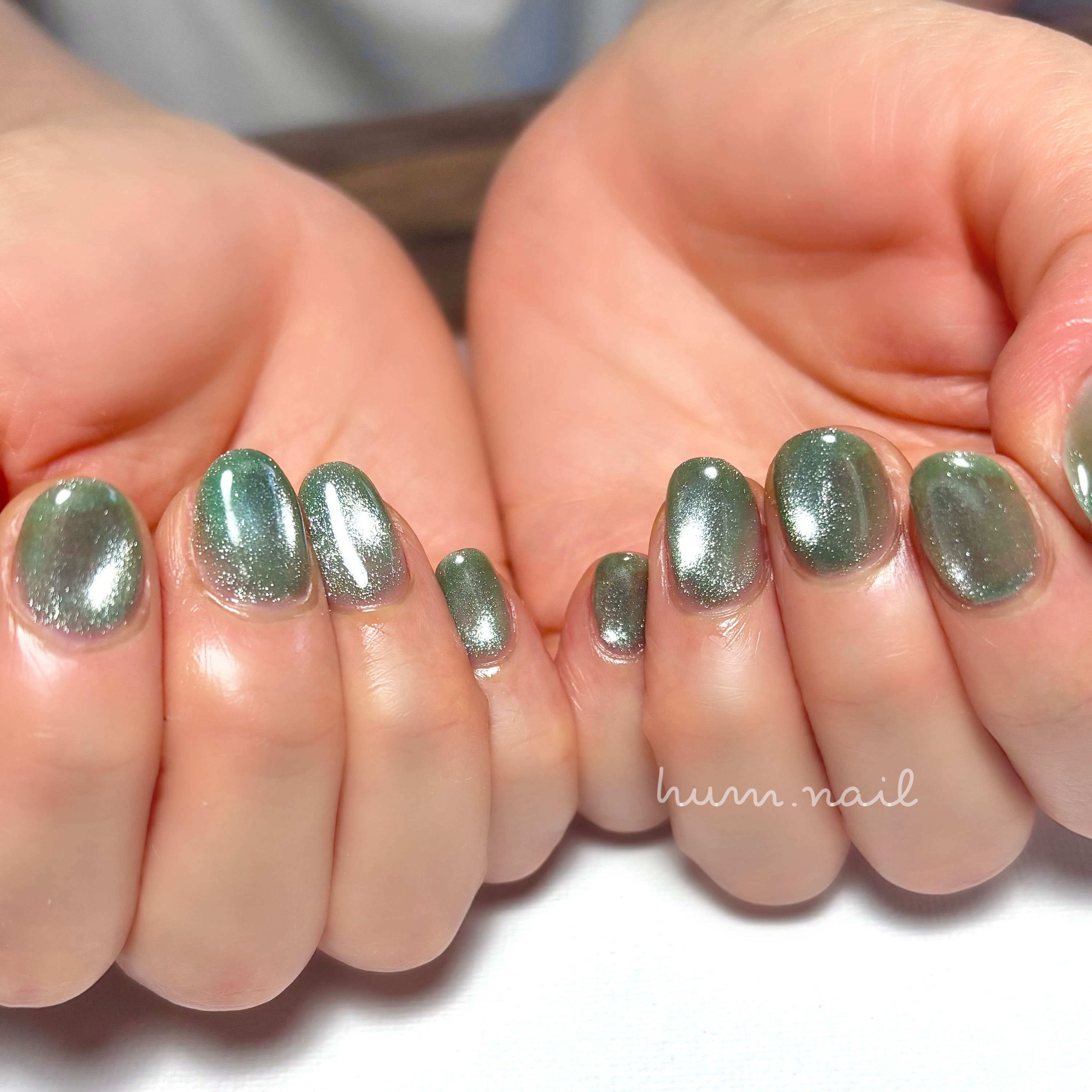 hum.nail