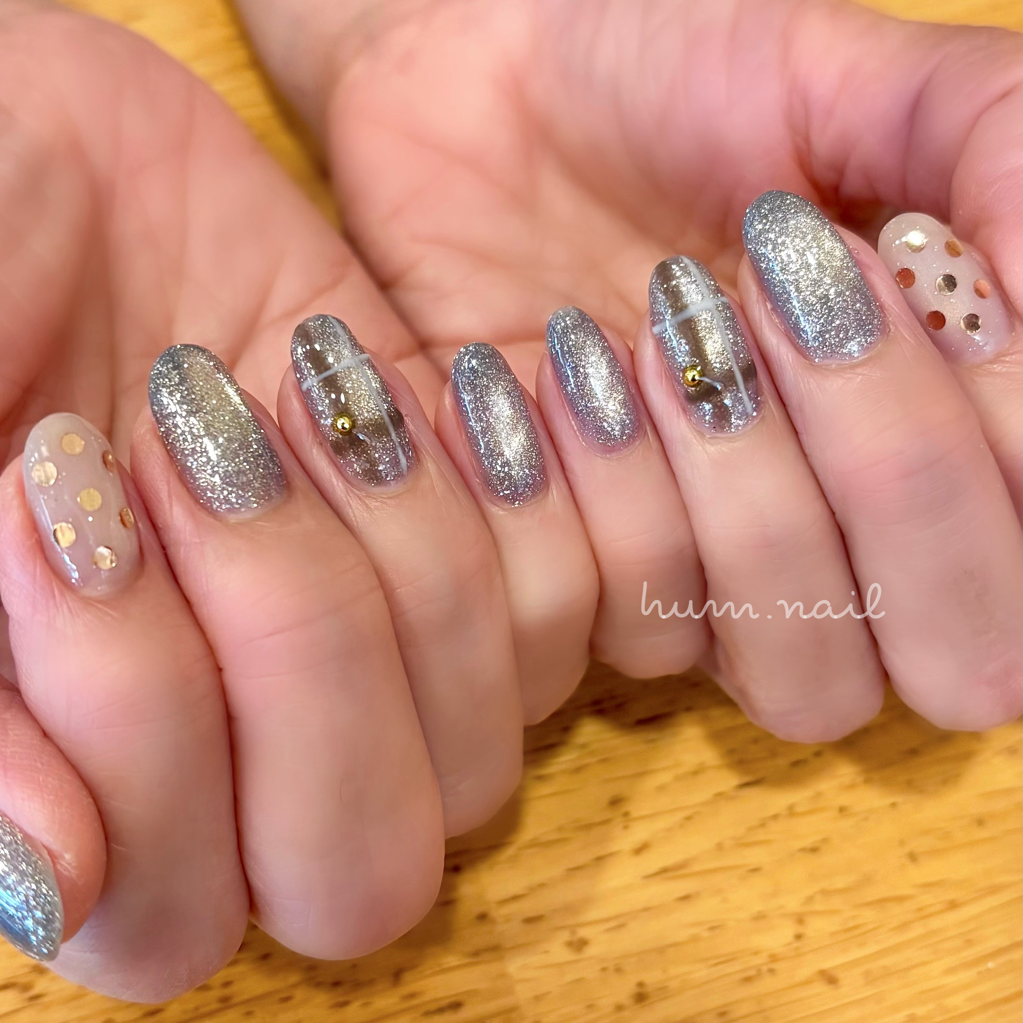 hum.nail