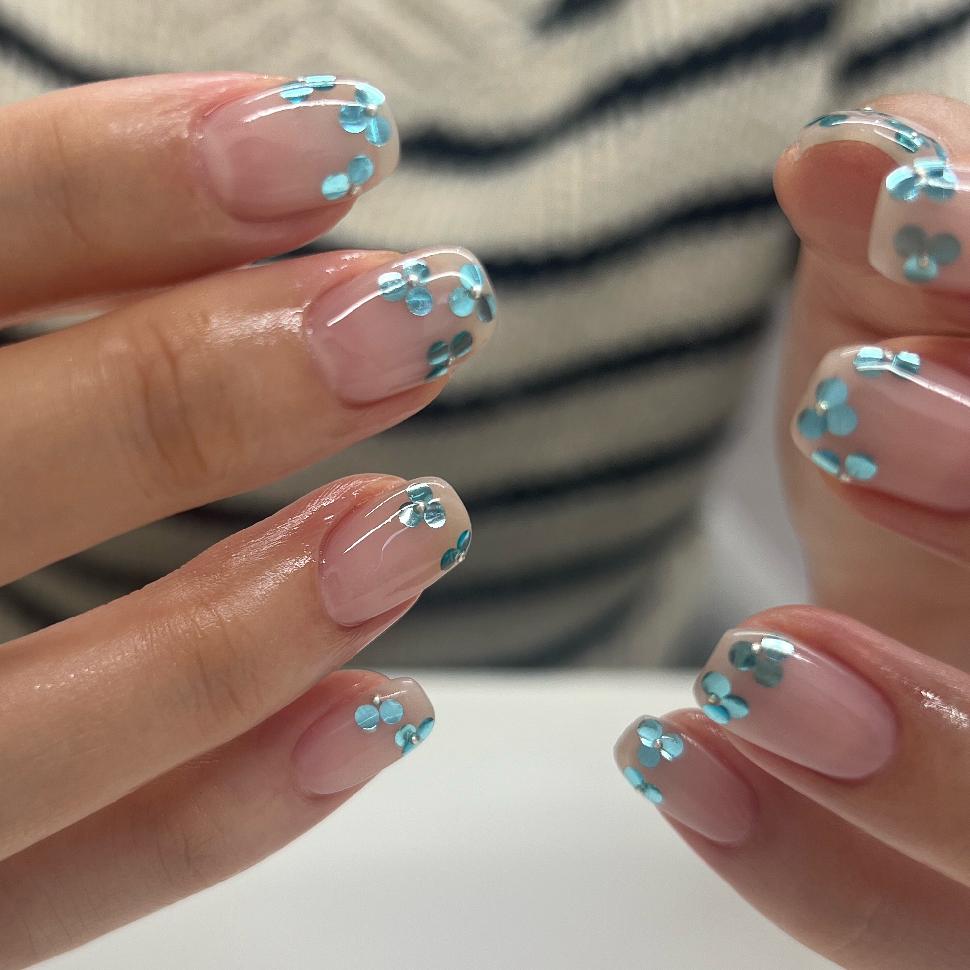 nail_gris