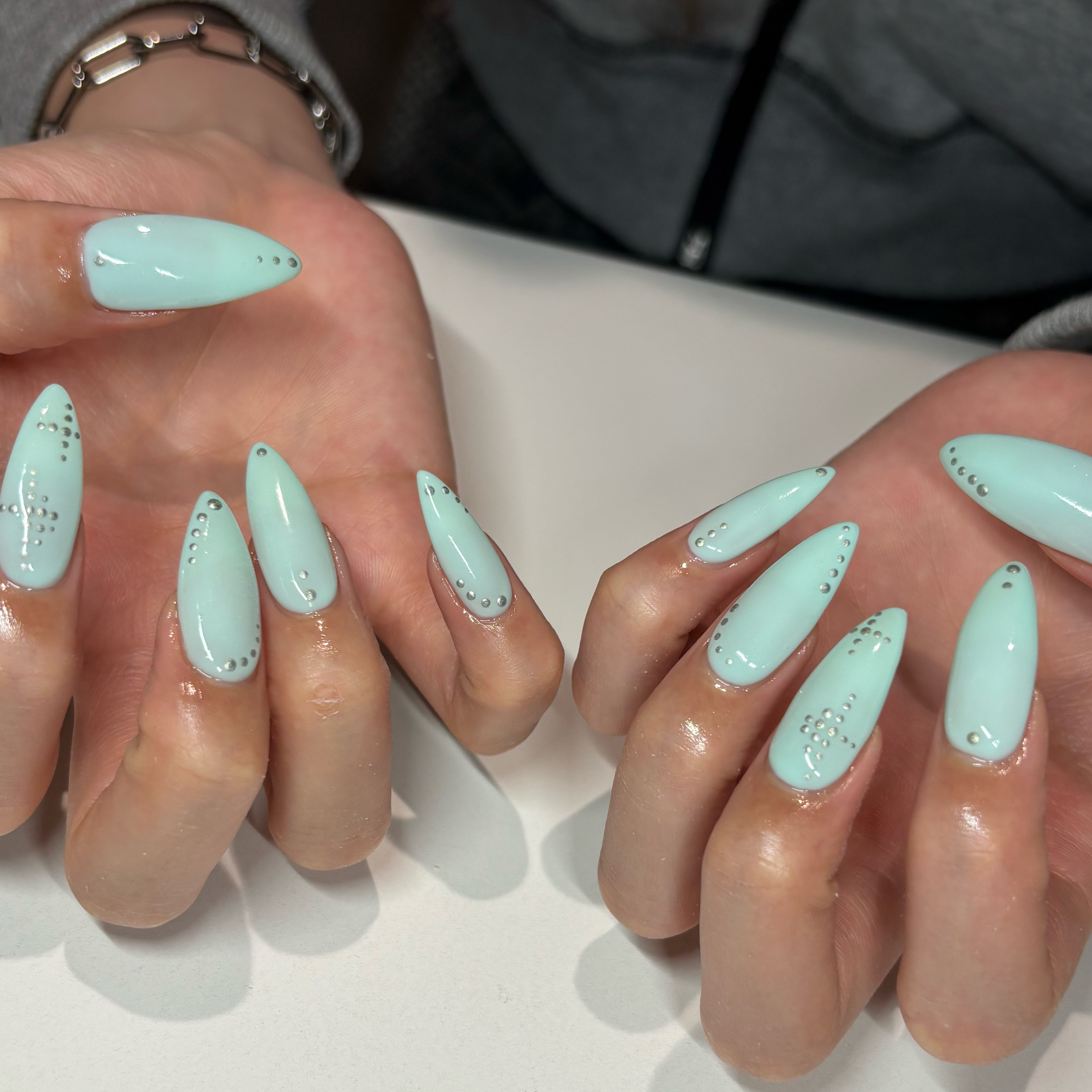 rei_s2_nail