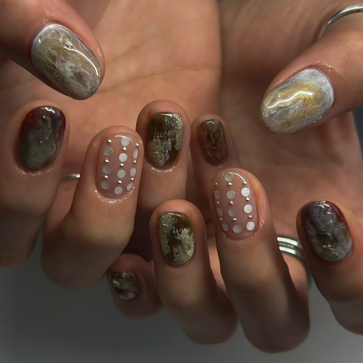 une_.nail