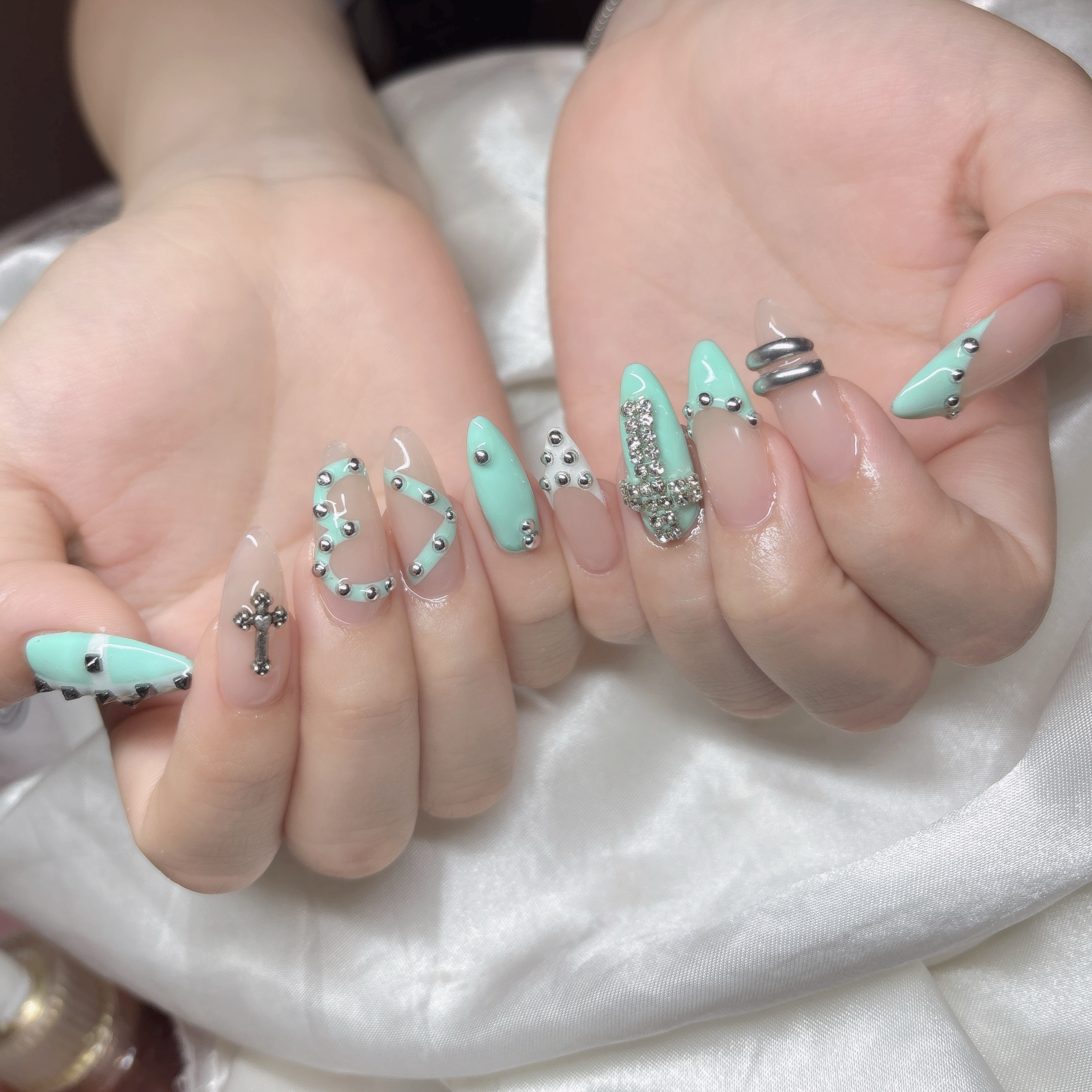 HandS_nail