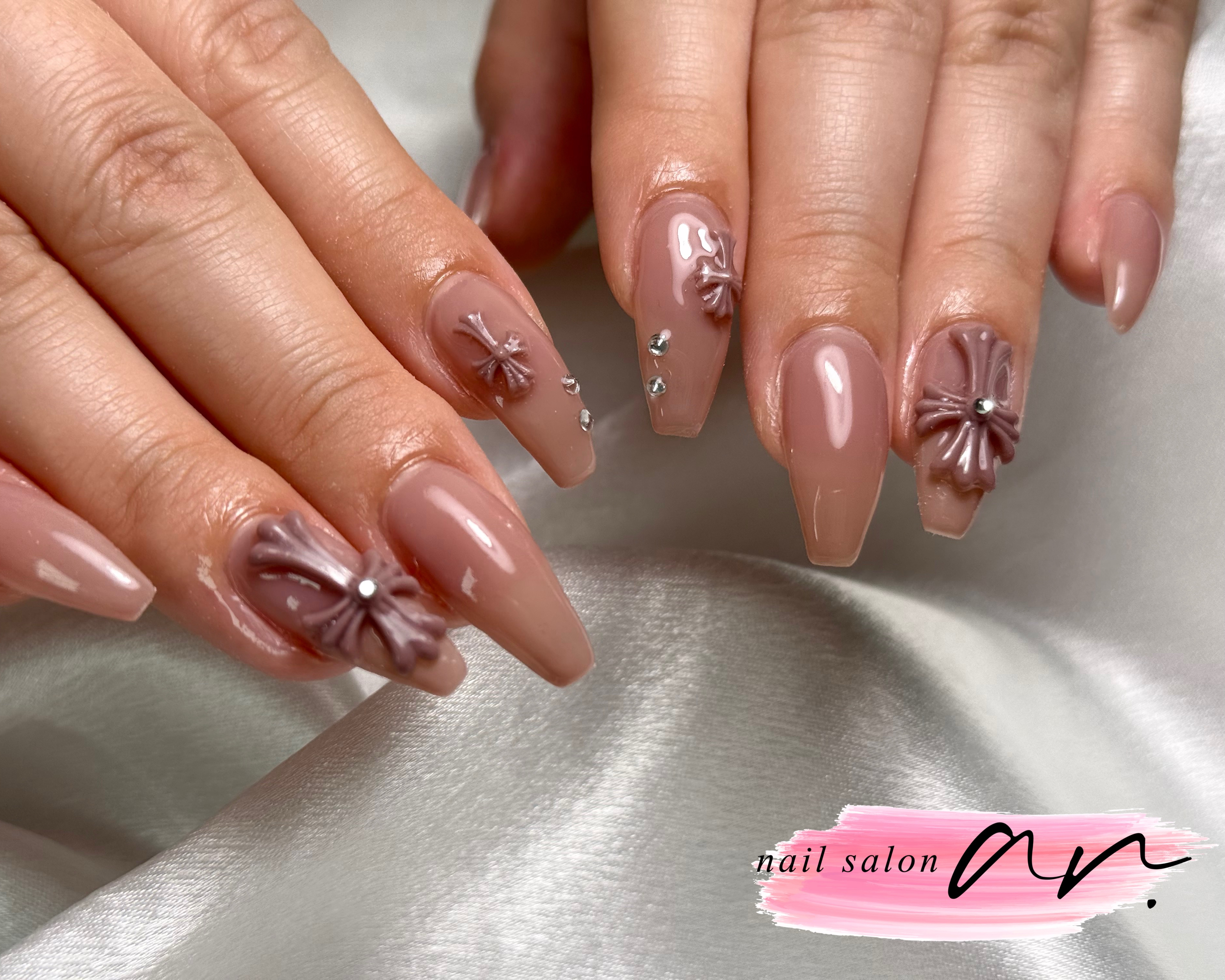 ar._nail