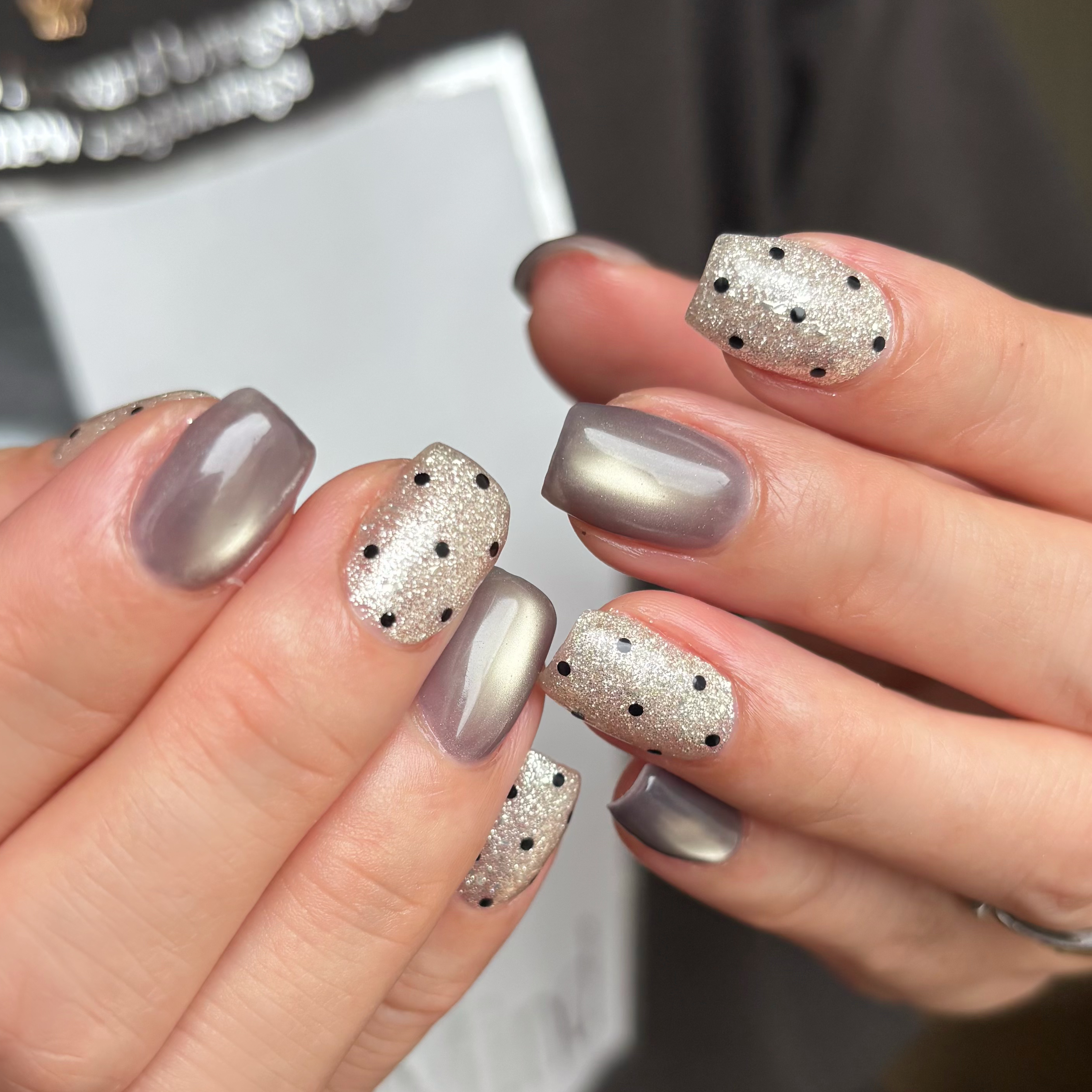 flore__nail