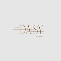 DAISY_NAIL_RISA