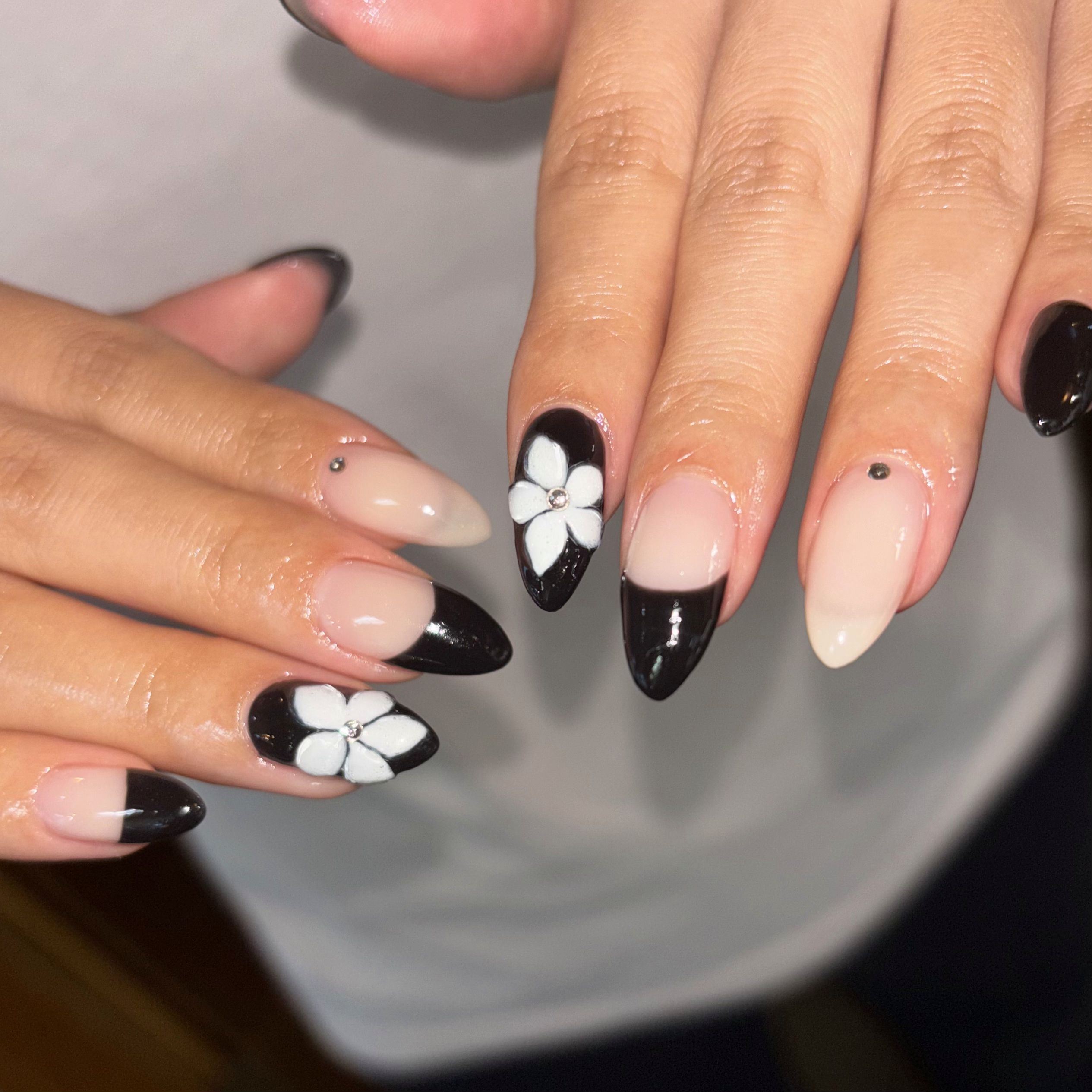 mosh_nail.ym