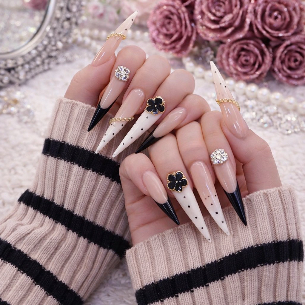 Roselia_nail_