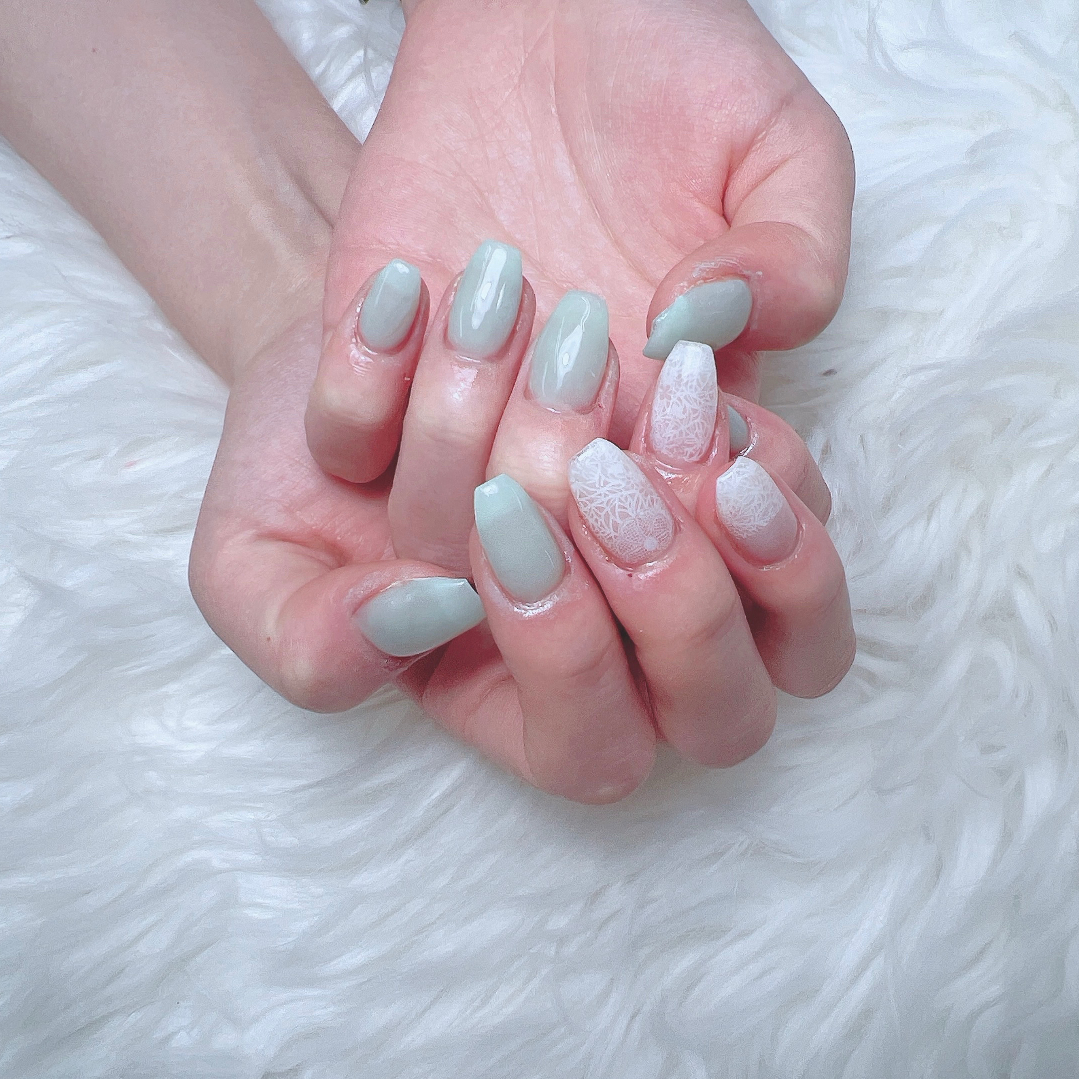 Har02_Nail