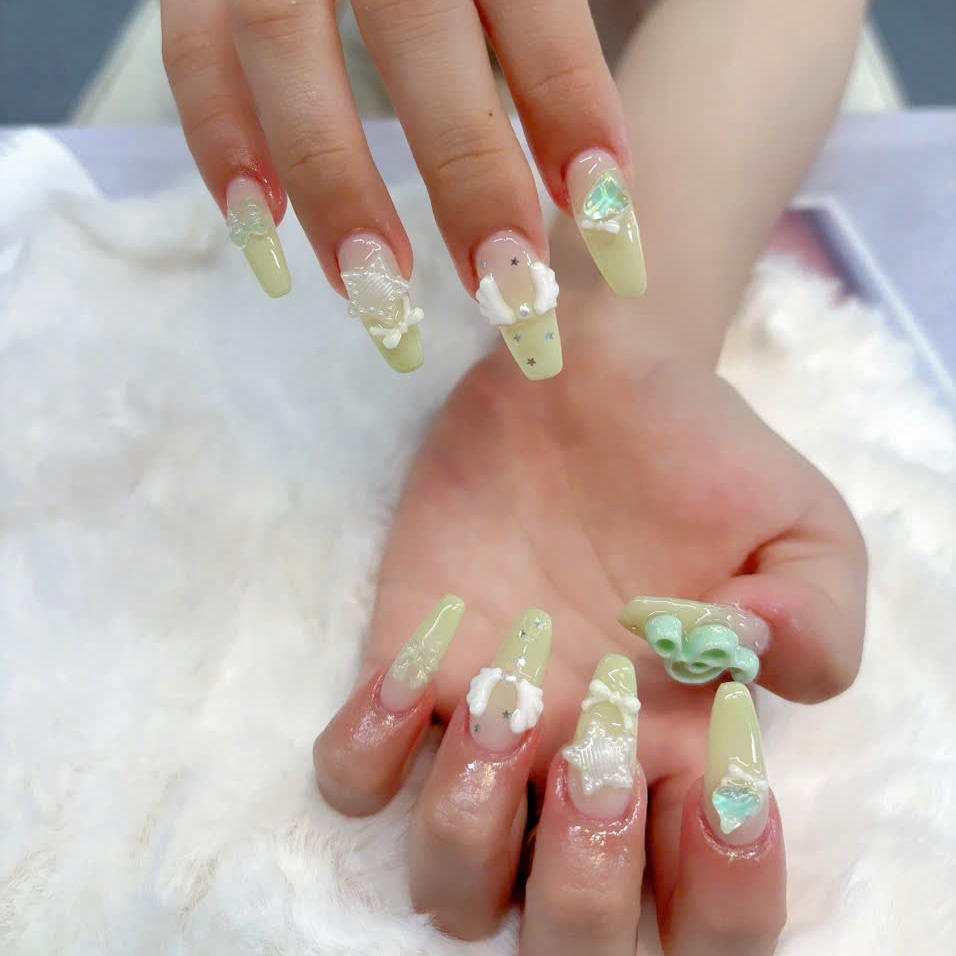 Berry_nails
