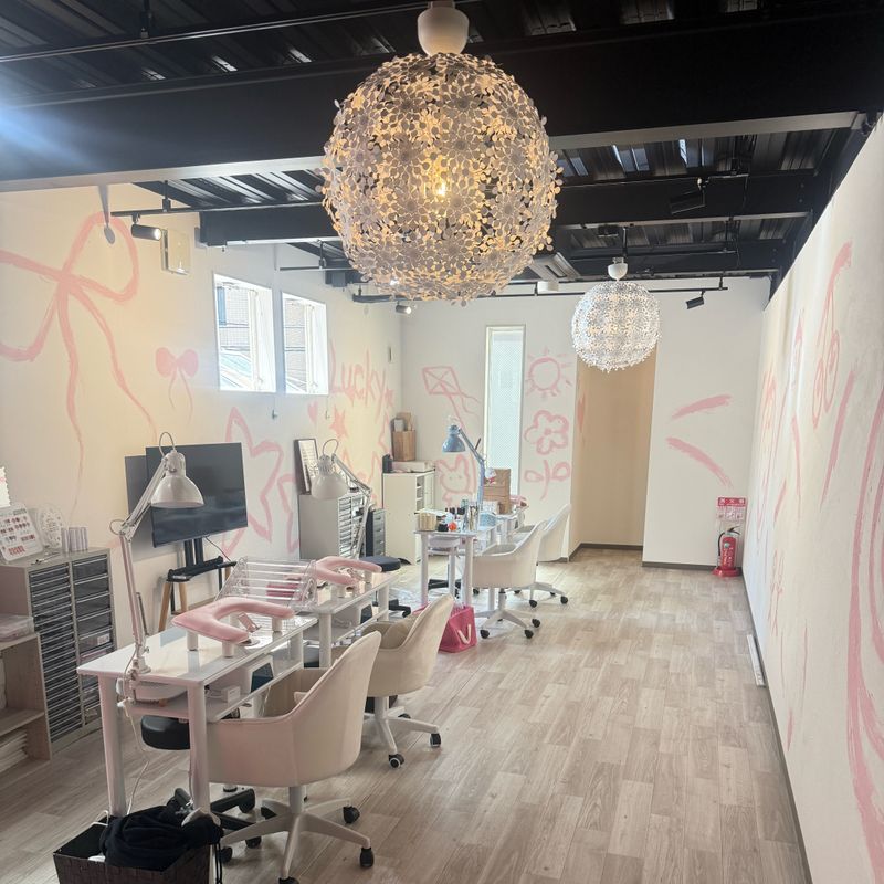 Lucky Nail Salon