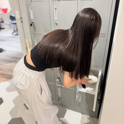 髪質改善酸性ストレート＋カット　¥18,700