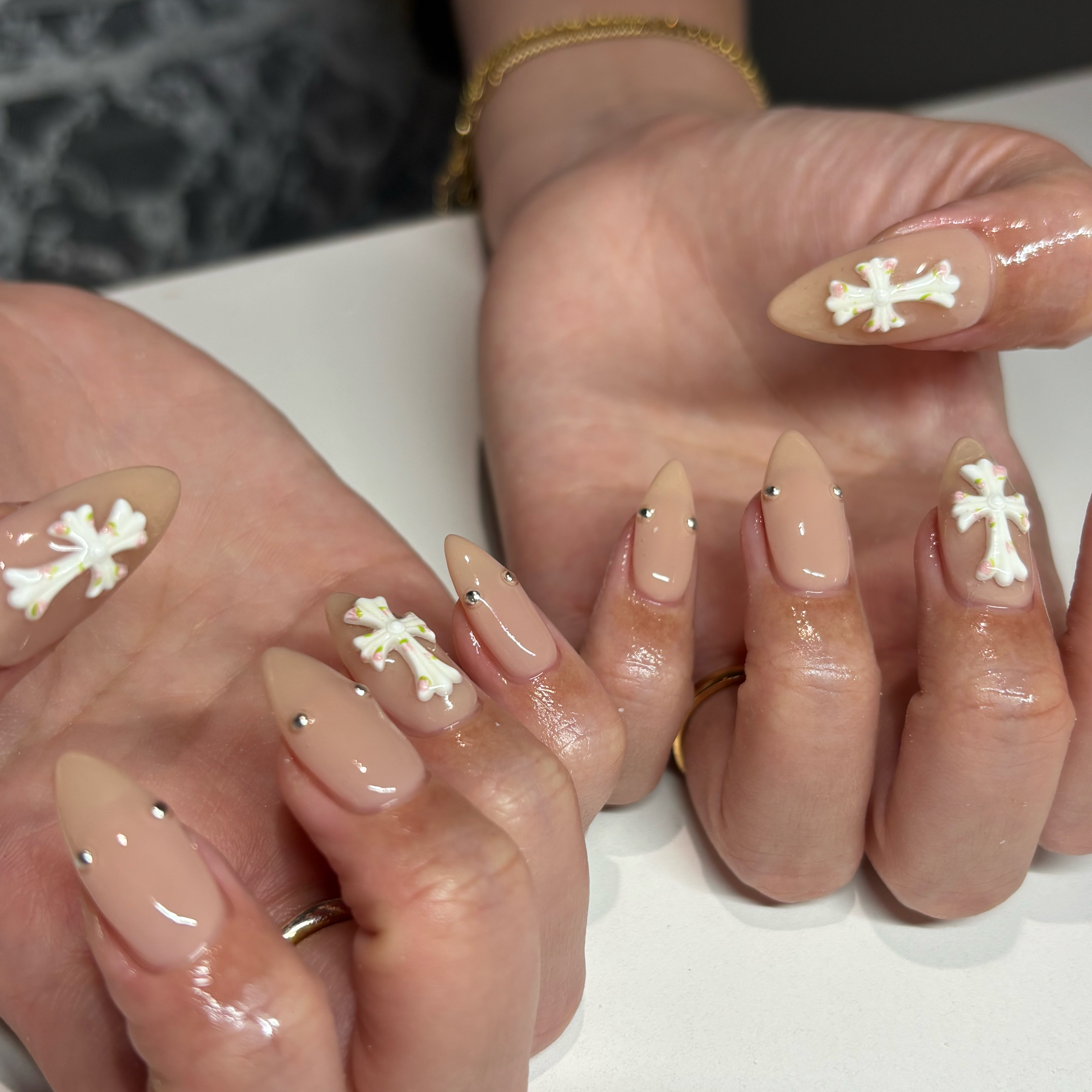 rei_s2_nail