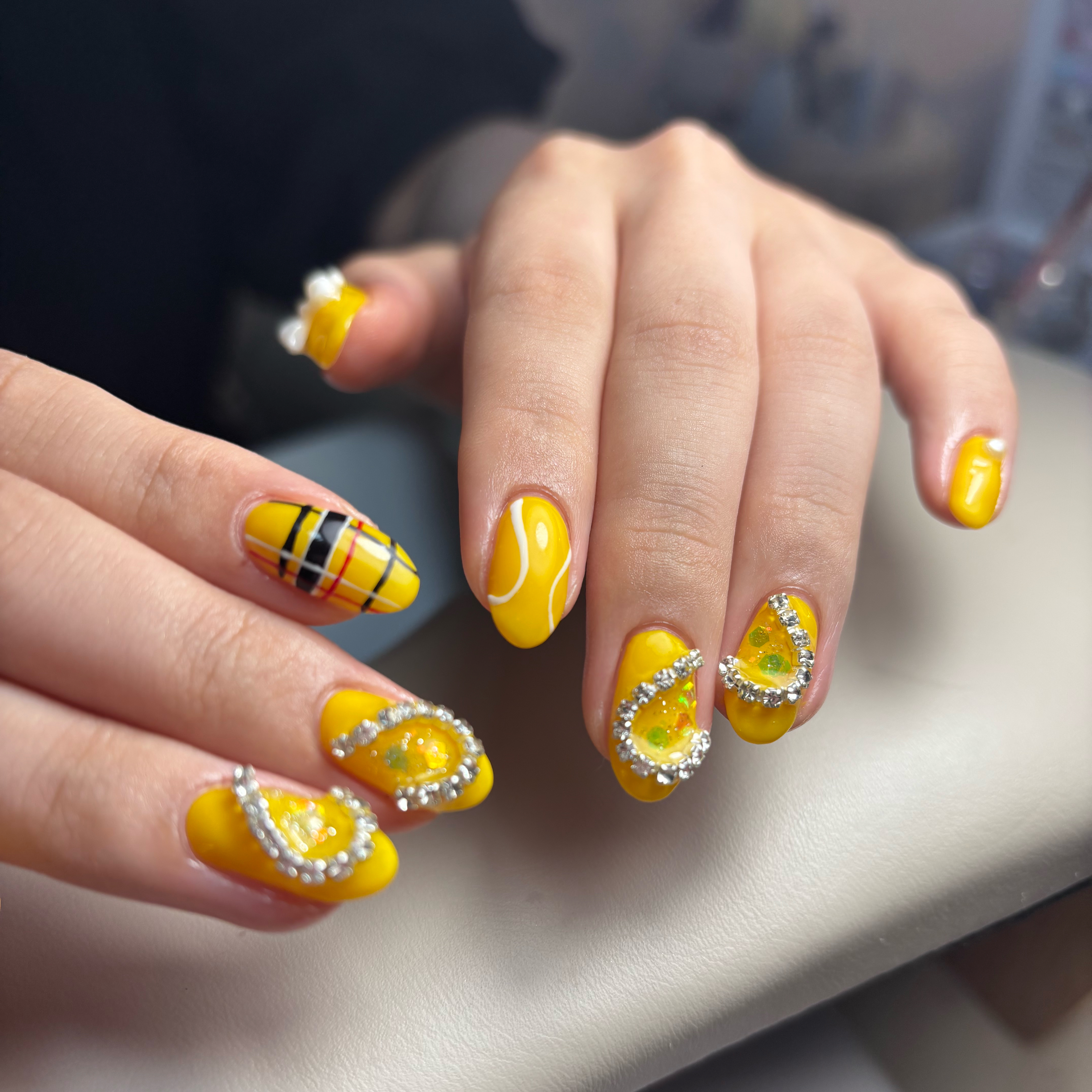 anon_nail