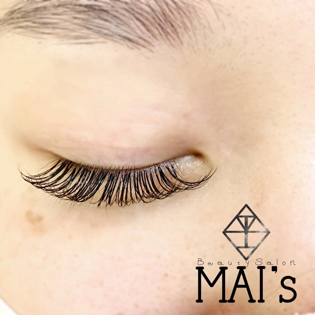 mais_eyelash_y