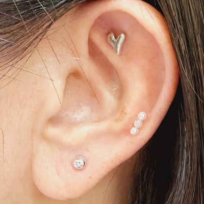 【ダイエット、浮腫ケアなどなど🎶】体と美容のサポートケア💎耳つぼジュエリー💎