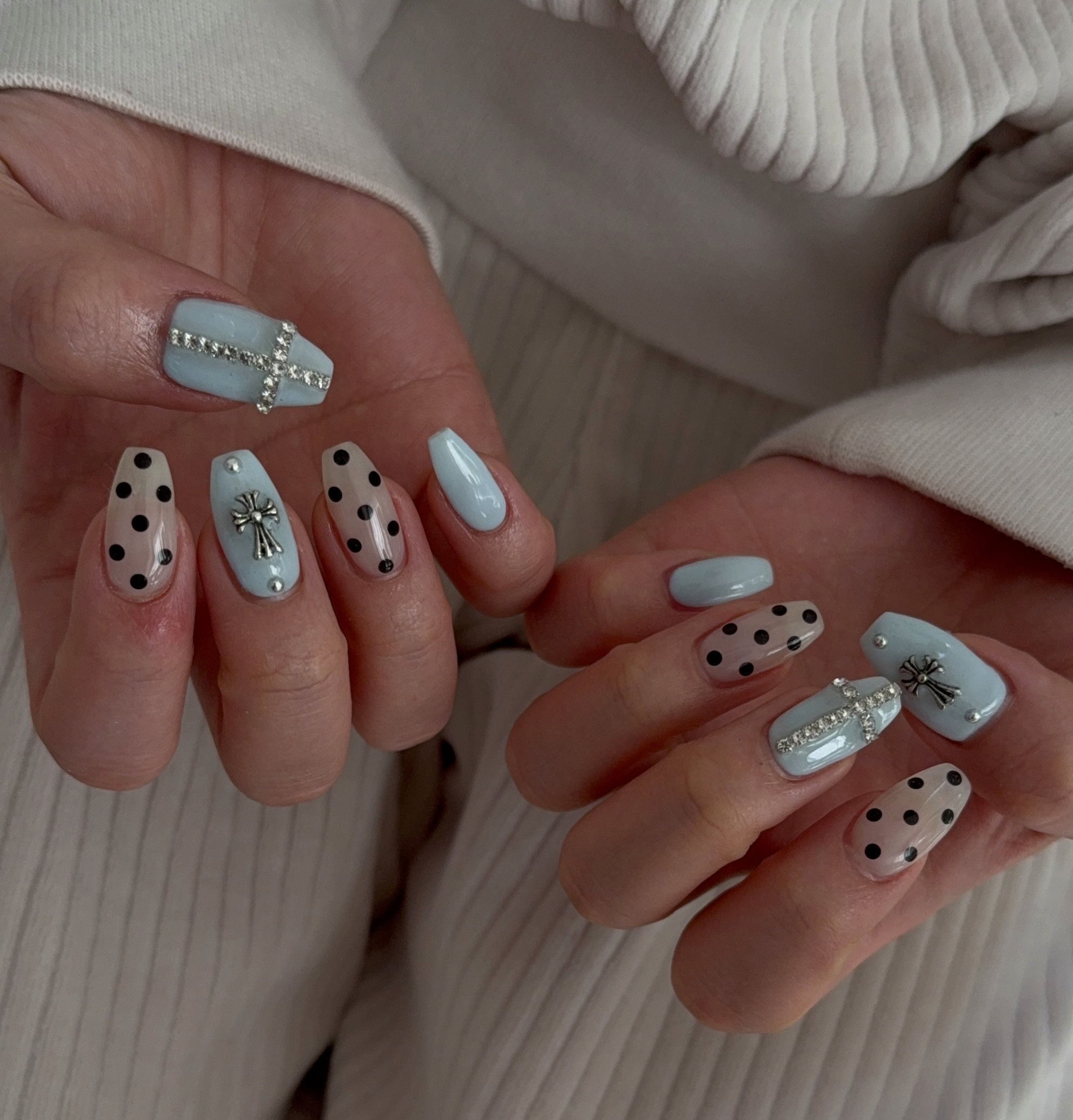 Bi_nail