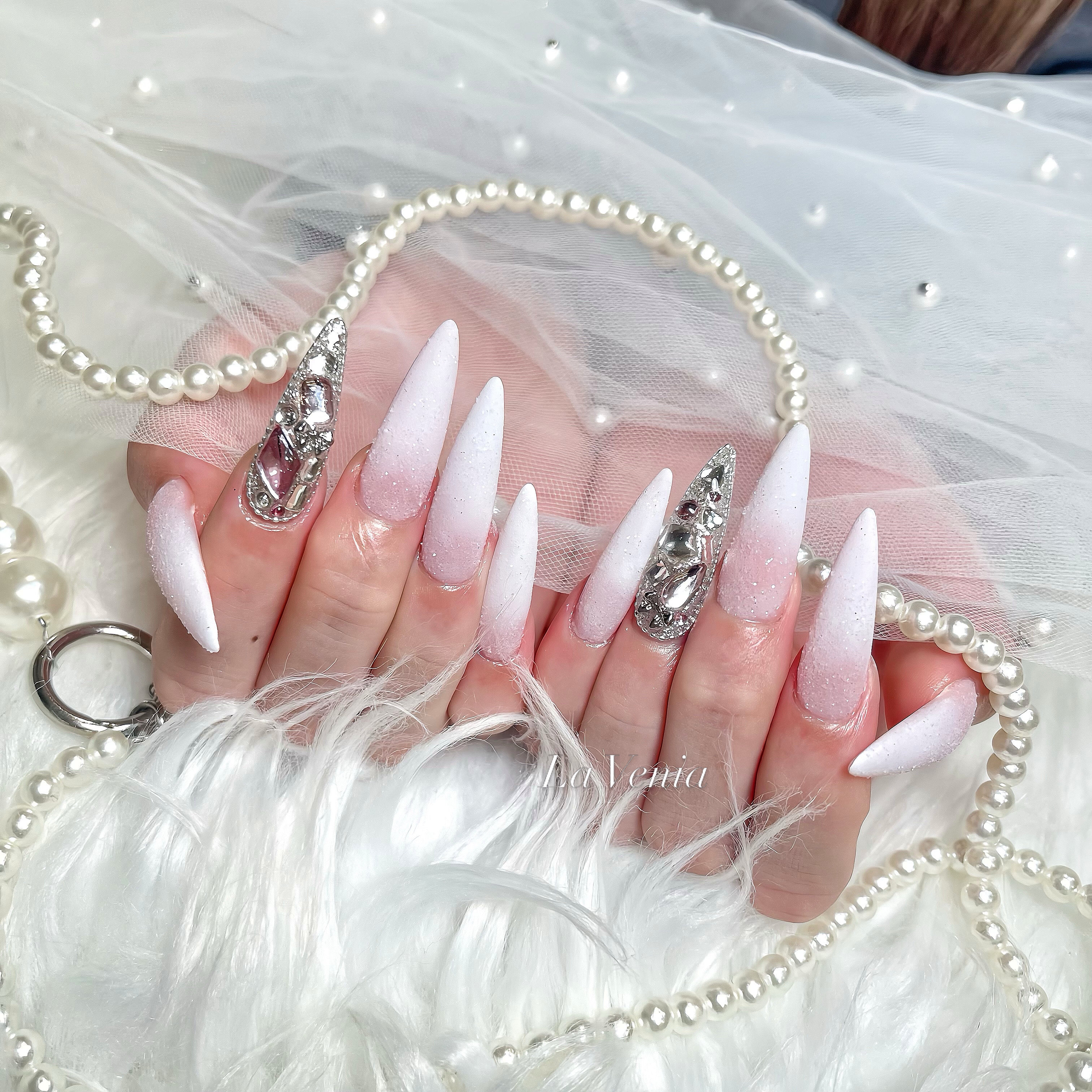 lavenia_nail