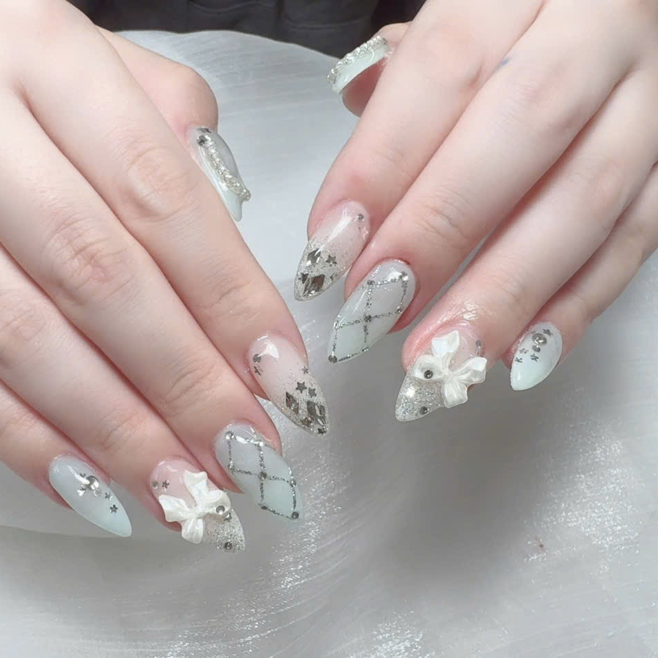 Har02_Nail