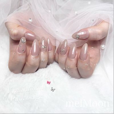 【hand】シンプルだけどトレンド🤍ワンカラーorグラデーション+4本アート