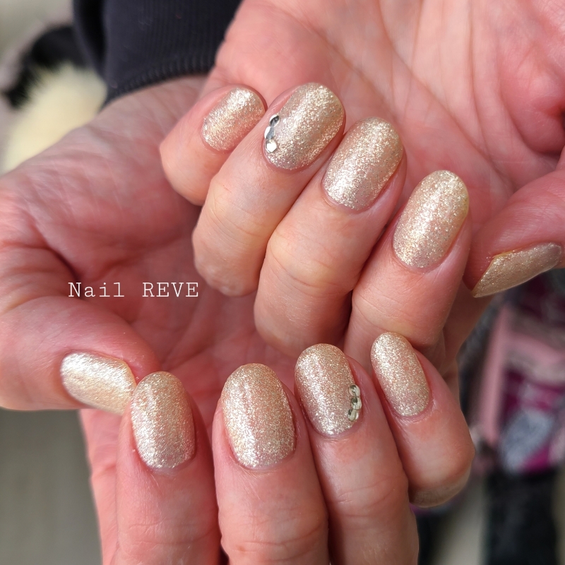 nail_reve