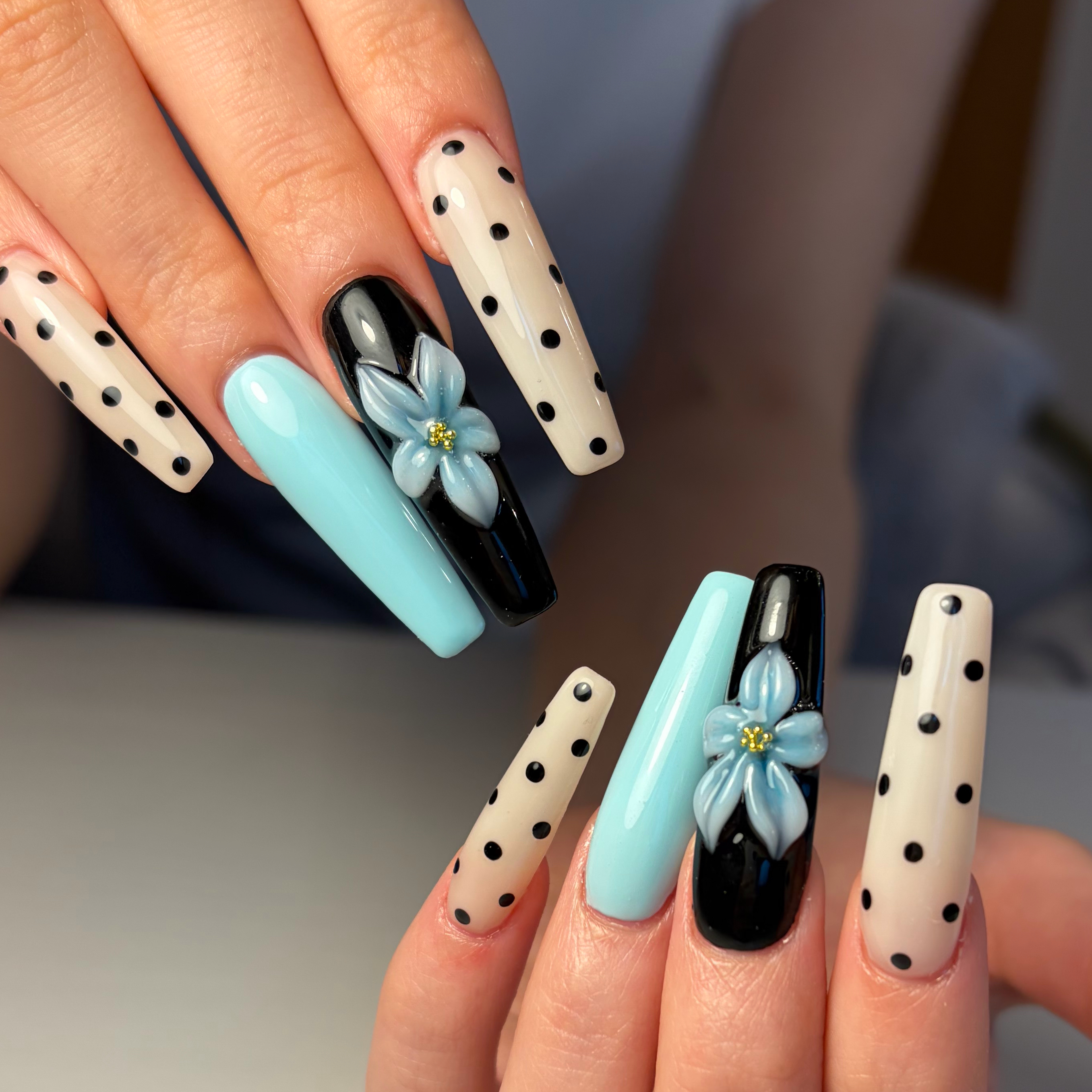Aura.nail