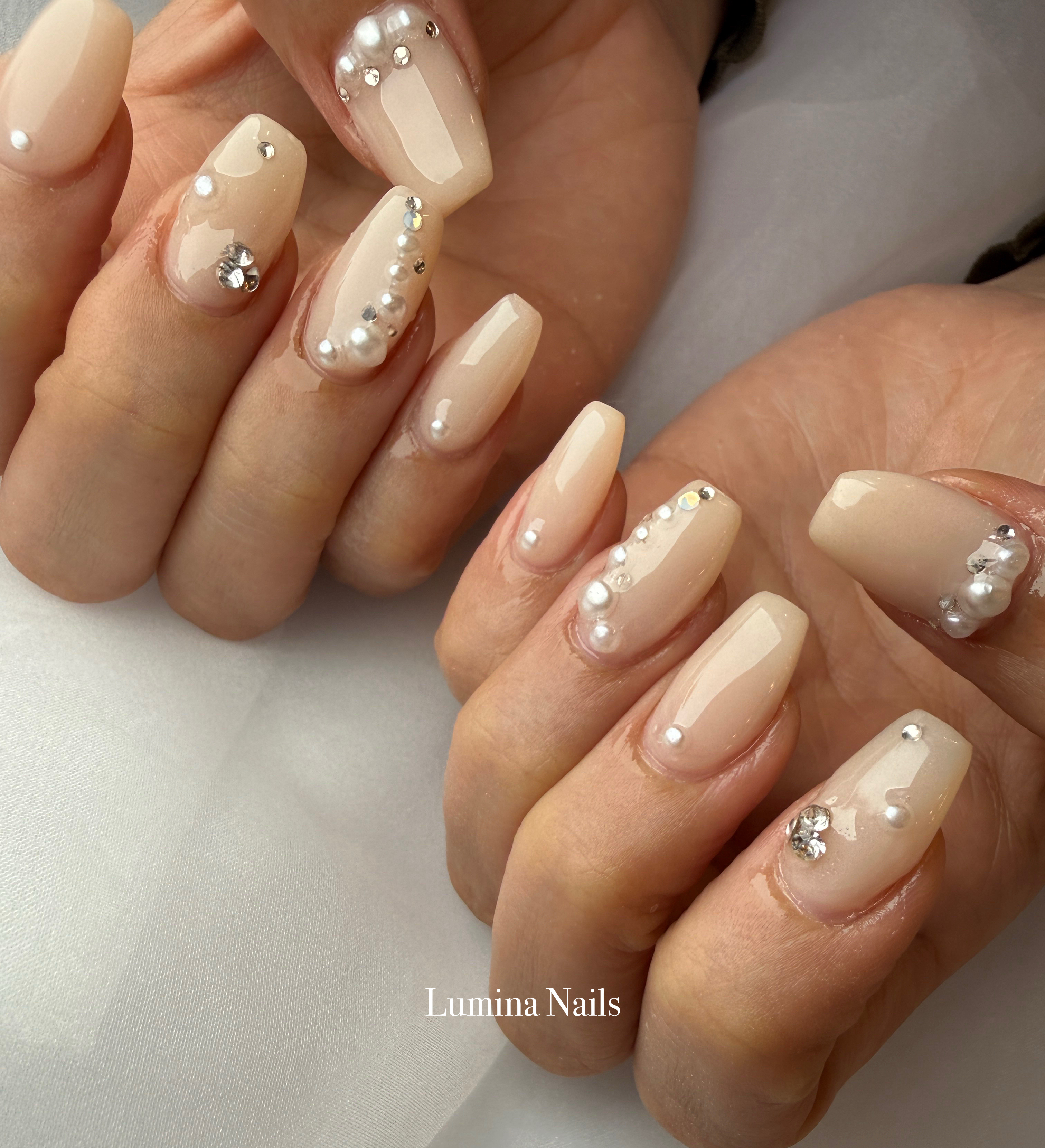 lumina_nails