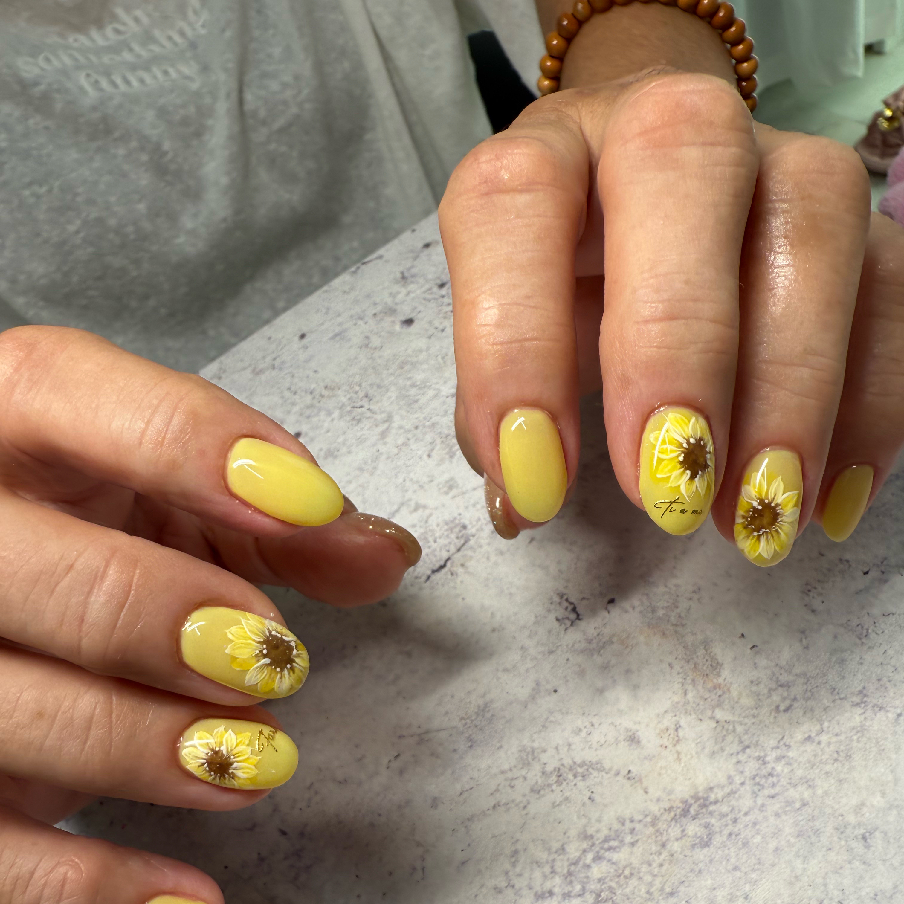 Nail975