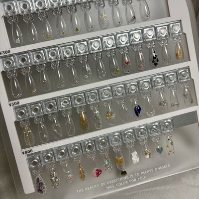 ストーンアート¥500~ ¥800~